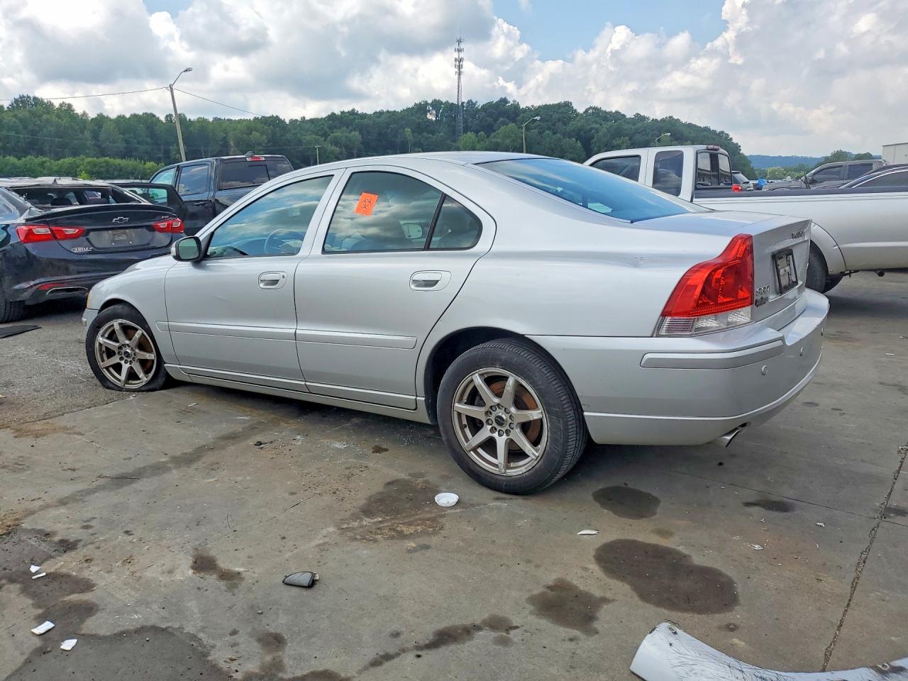 2007 Volvo S60 2.5t Silver vin: YV1RS592572607605