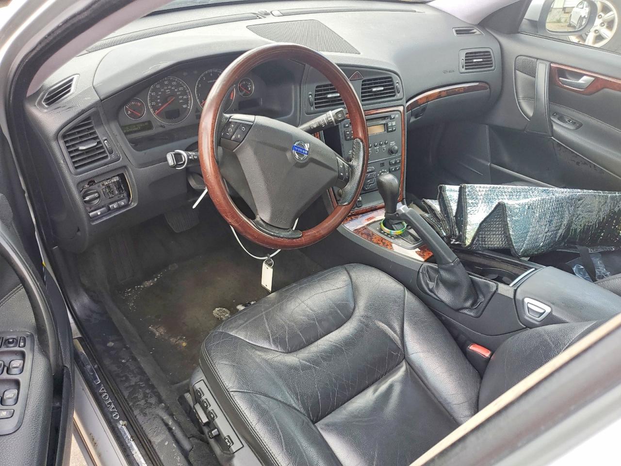 2007 Volvo S60 2.5t Silver vin: YV1RS592572607605