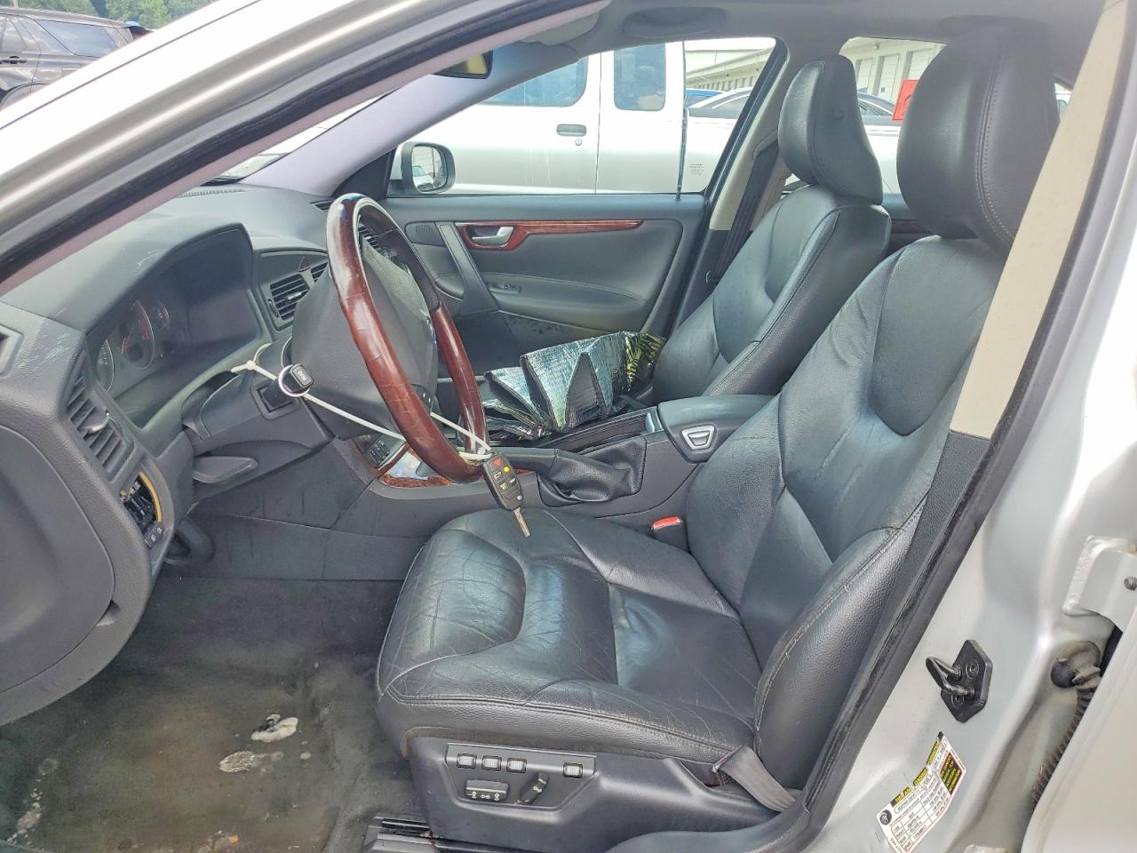2007 Volvo S60 2.5t Silver vin: YV1RS592572607605