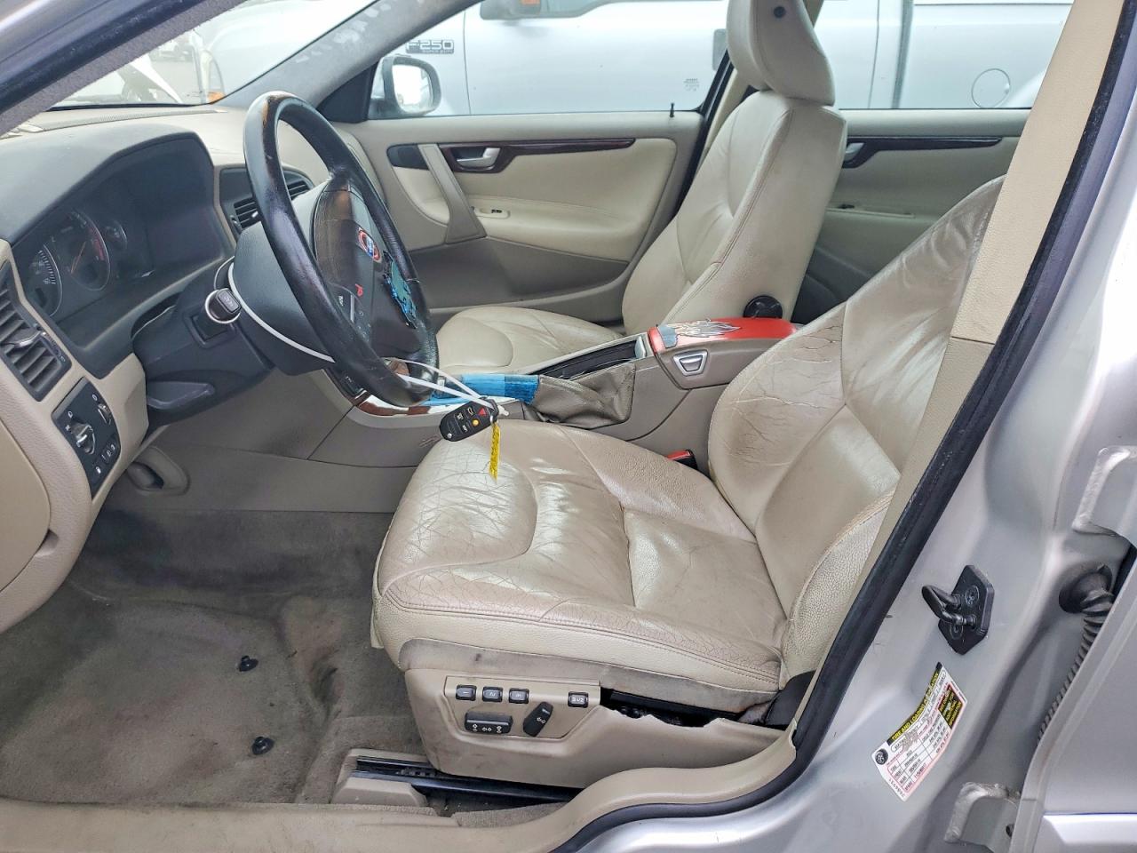 2008 Volvo S60 2.5t Silver vin: YV1RS592582684931