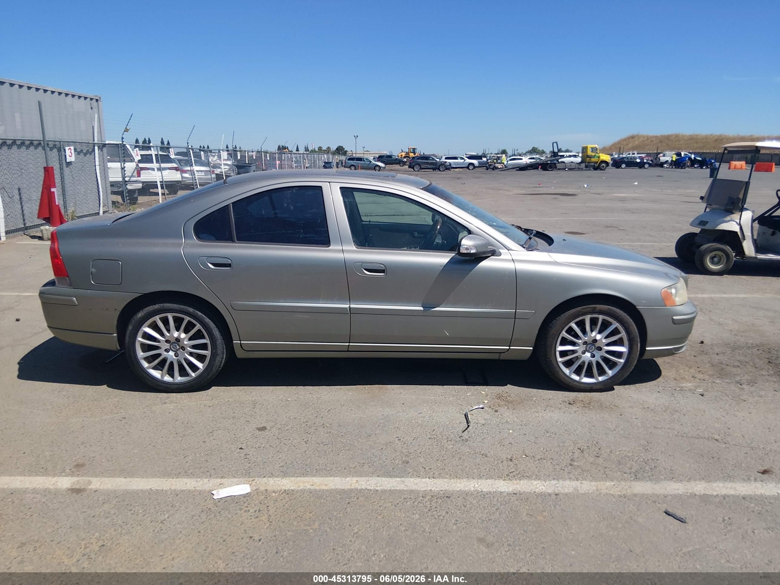2007 Volvo S60 2.5t Tan vin: YV1RS592672634893