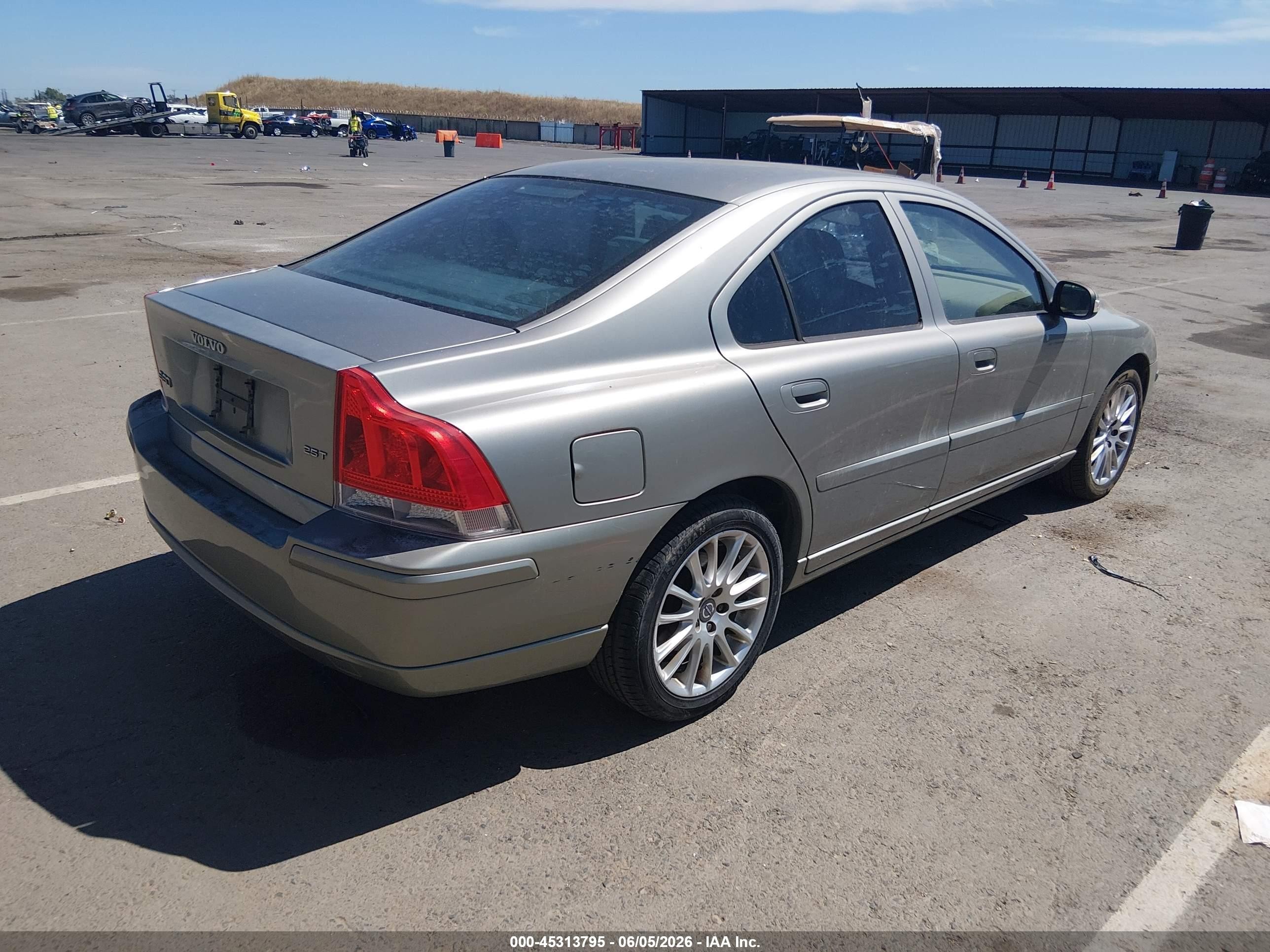 2007 Volvo S60 2.5t Tan vin: YV1RS592672634893