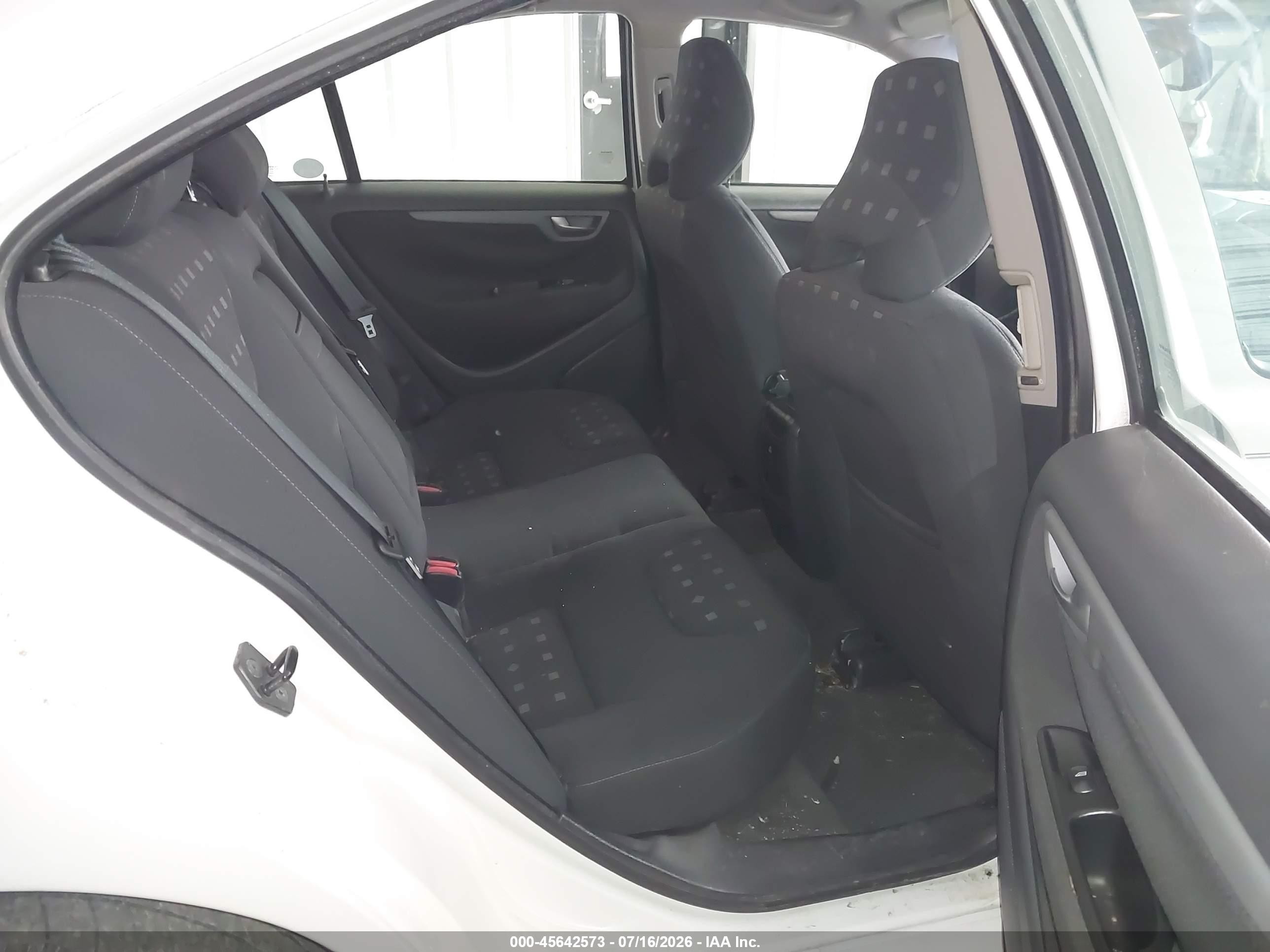 2007 Volvo S60 2.5t White vin: YV1RS592672643268
