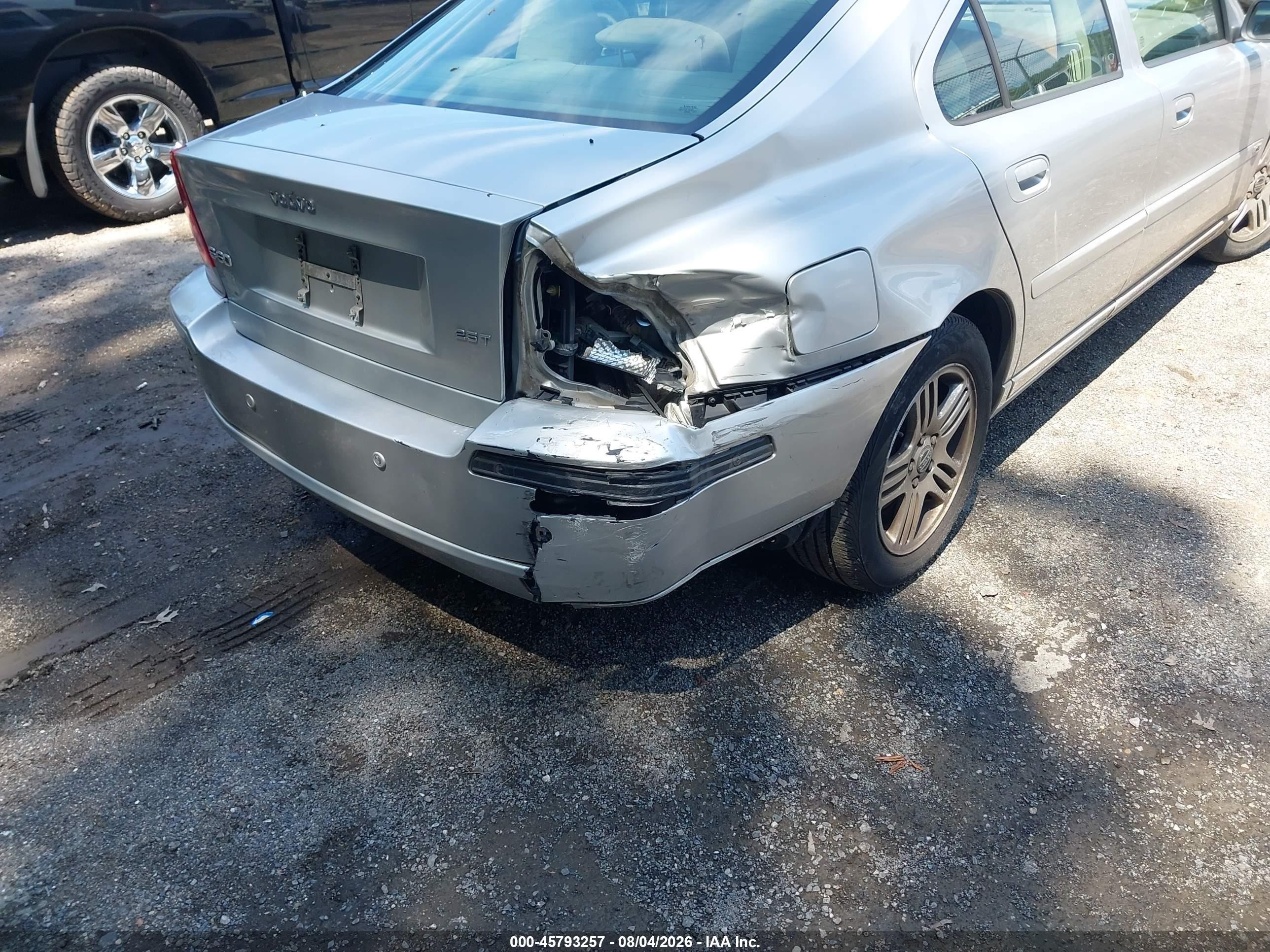 2005 Volvo S60 2.5t A/2.5t A Sr W/premium Package Серебряный vin: YV1RS592852470785