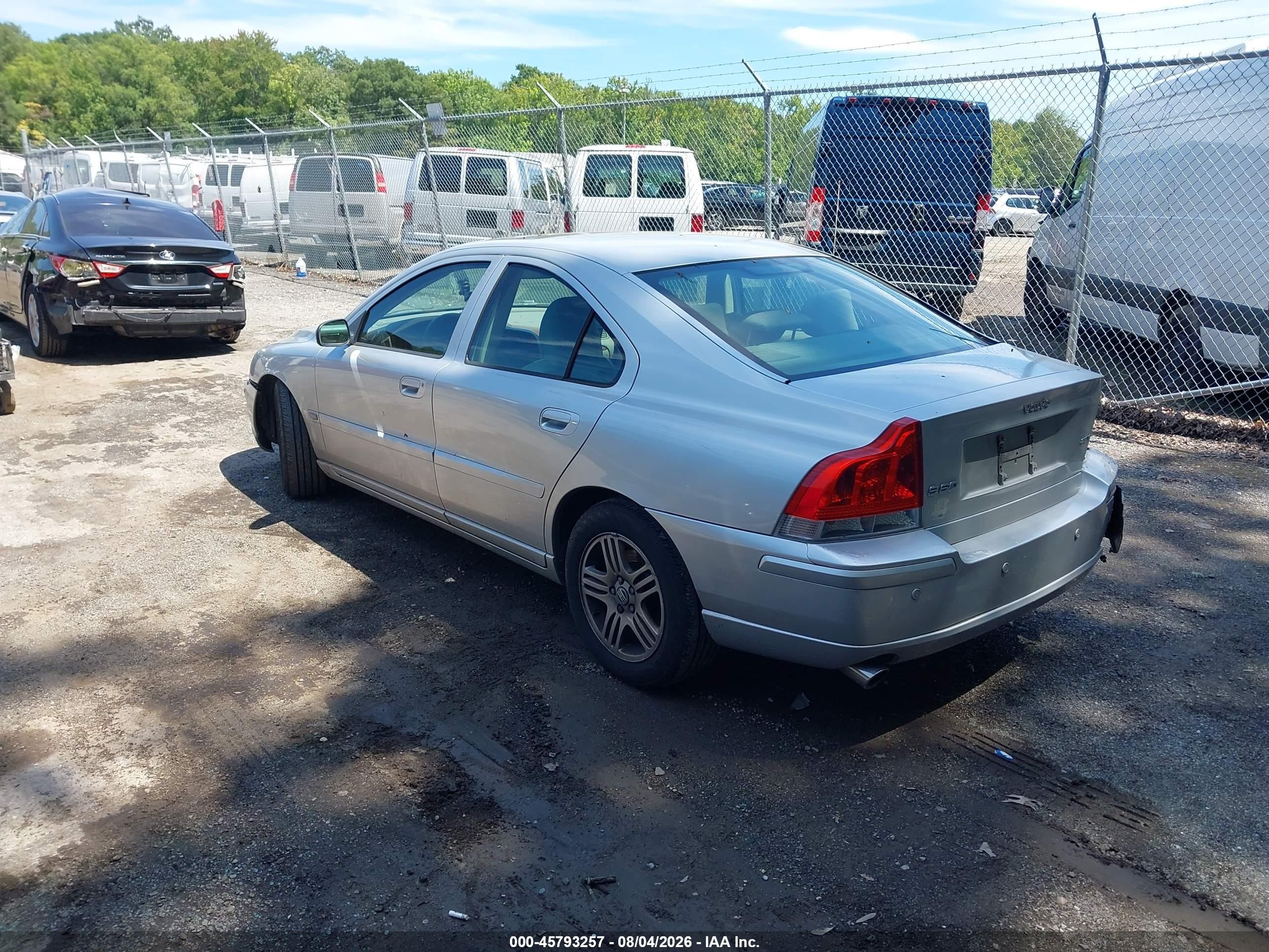 2005 Volvo S60 2.5t A/2.5t A Sr W/premium Package Серебряный vin: YV1RS592852470785