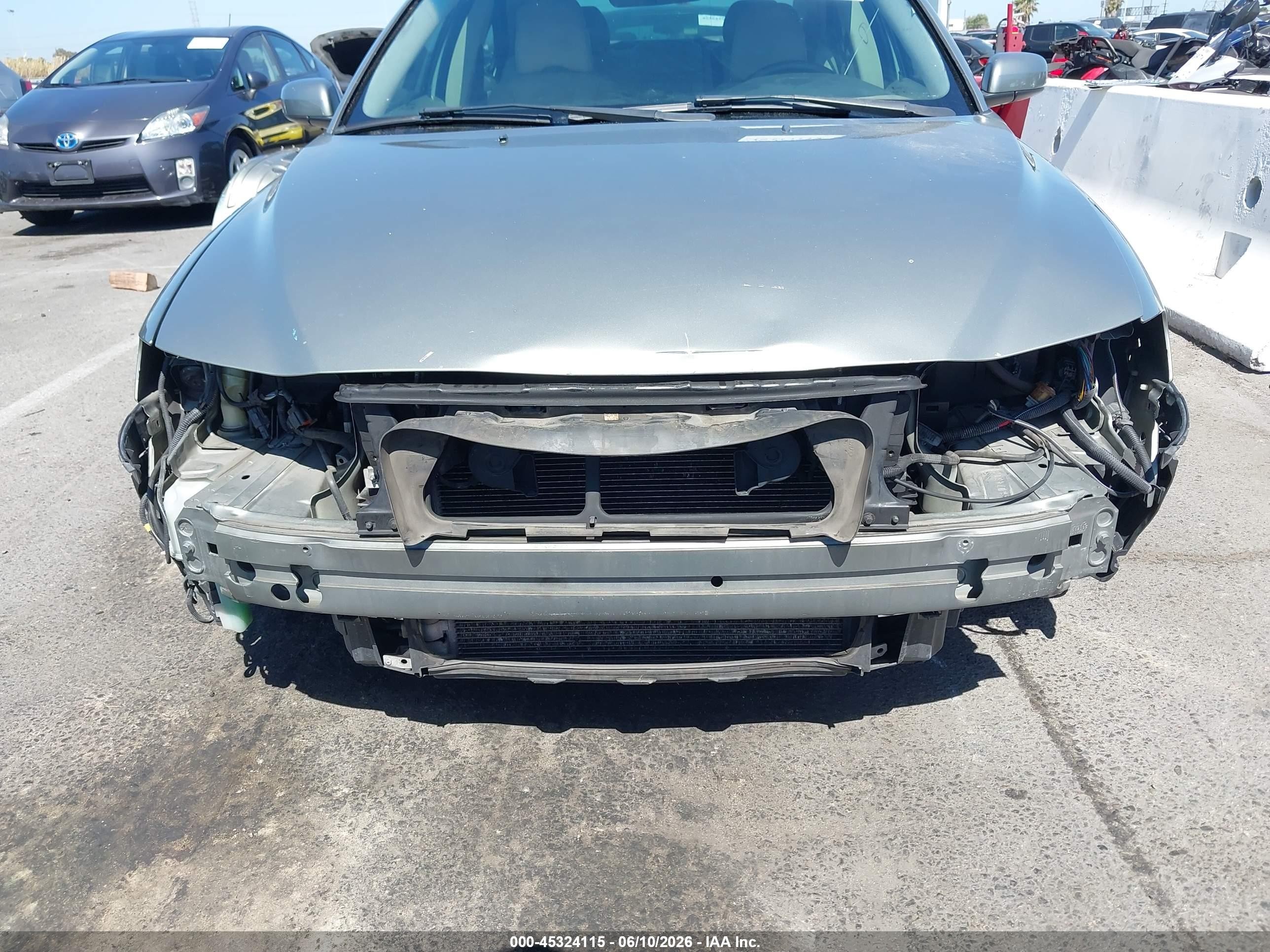 2006 Volvo S60 2.5t Silver vin: YV1RS592862543493