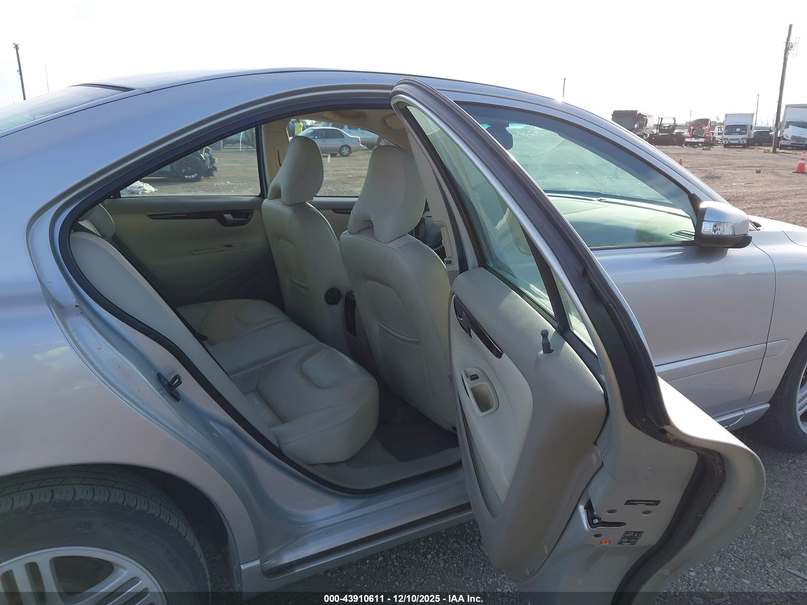 2008 Volvo S60 2.5t Silver vin: YV1RS592982670854