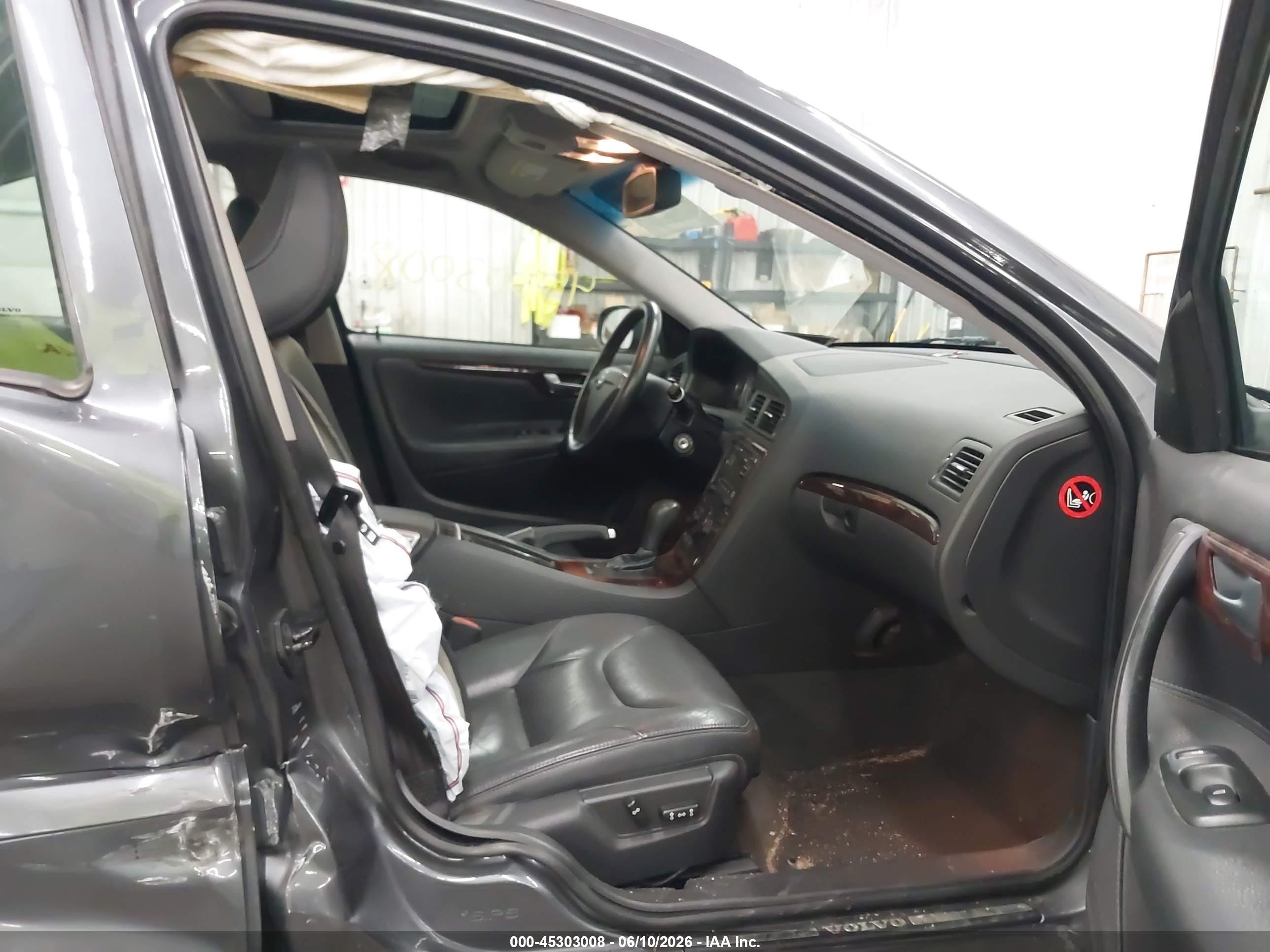 2008 Volvo S60 2.5t/2.5t W/snrf Light Blue vin: YV1RS592982673172
