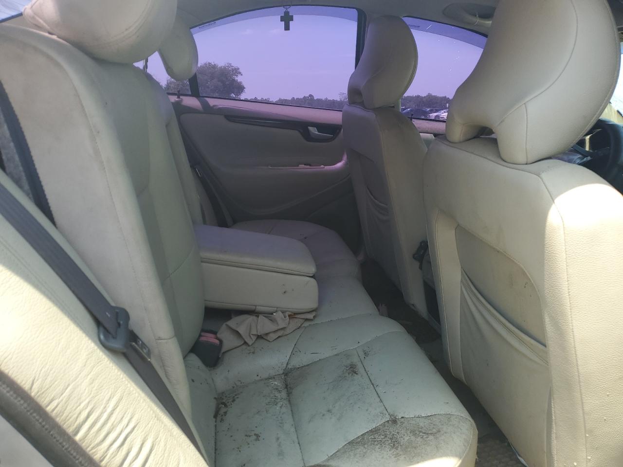 2004 Volvo S60 2.5t Silver vin: YV1RS59V342411183