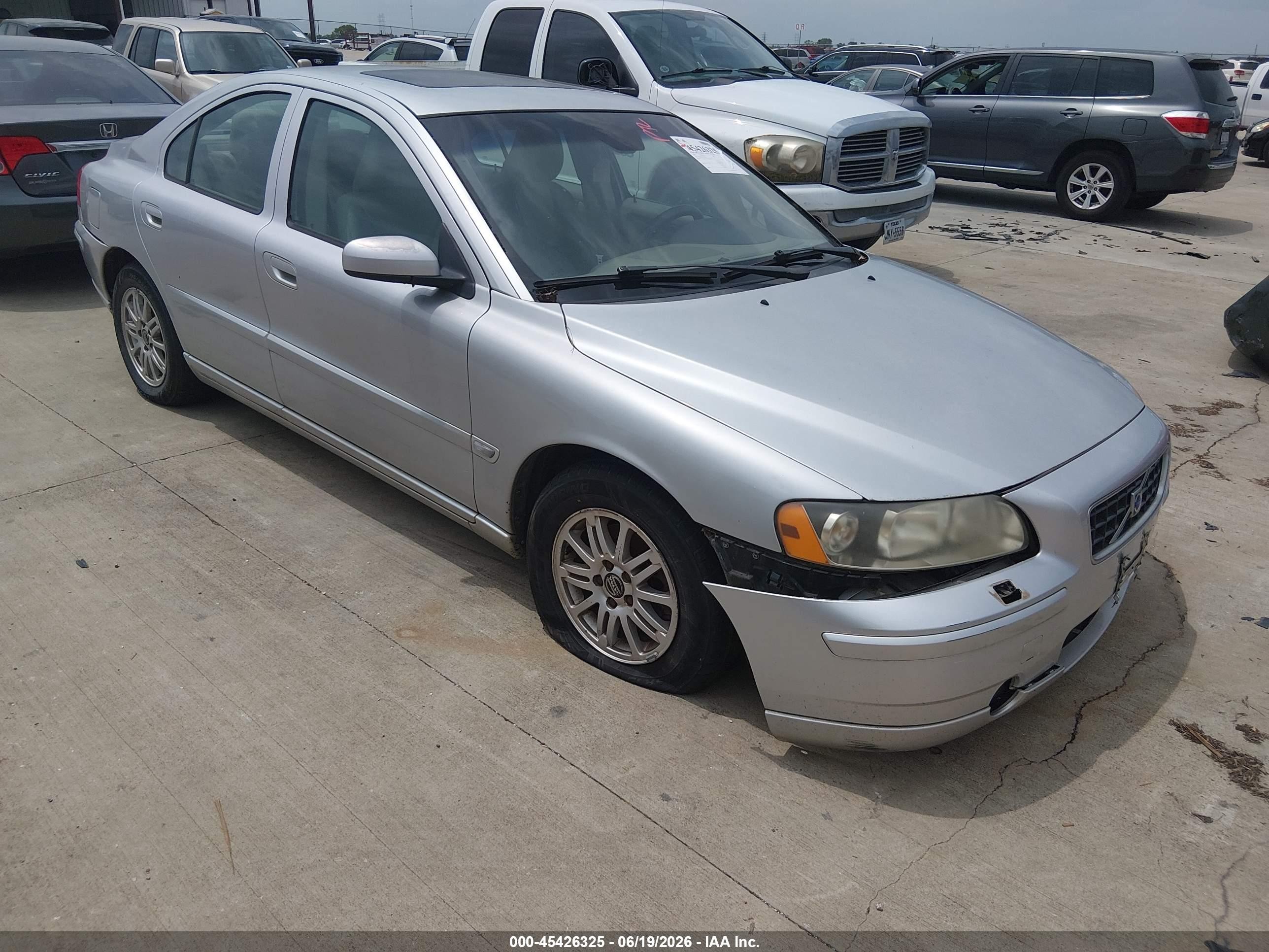 2005 Volvo S60 2.4/2.4 A Sr Silver vin: YV1RS612X52449552