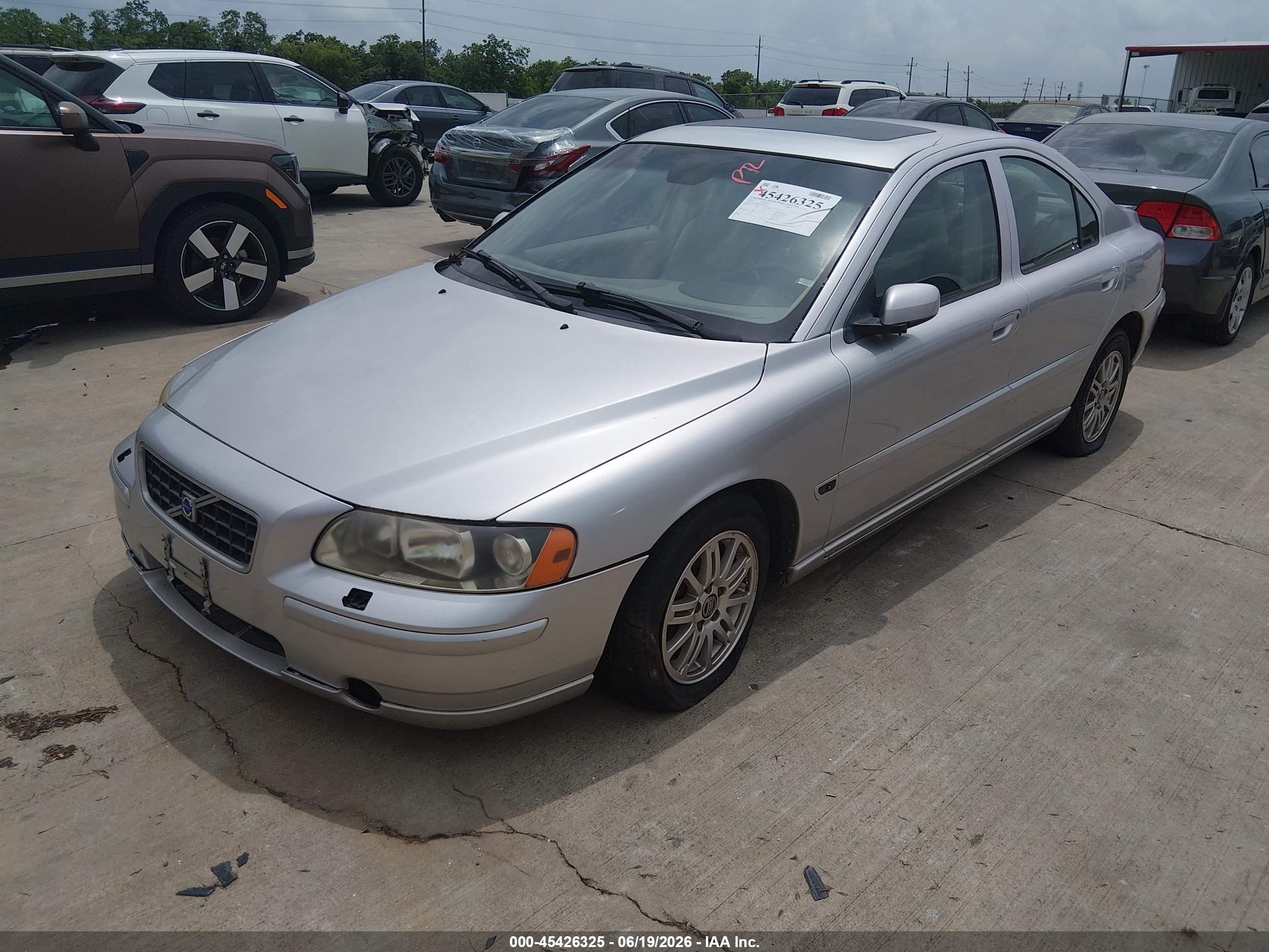2005 Volvo S60 2.4/2.4 A Sr Silver vin: YV1RS612X52449552