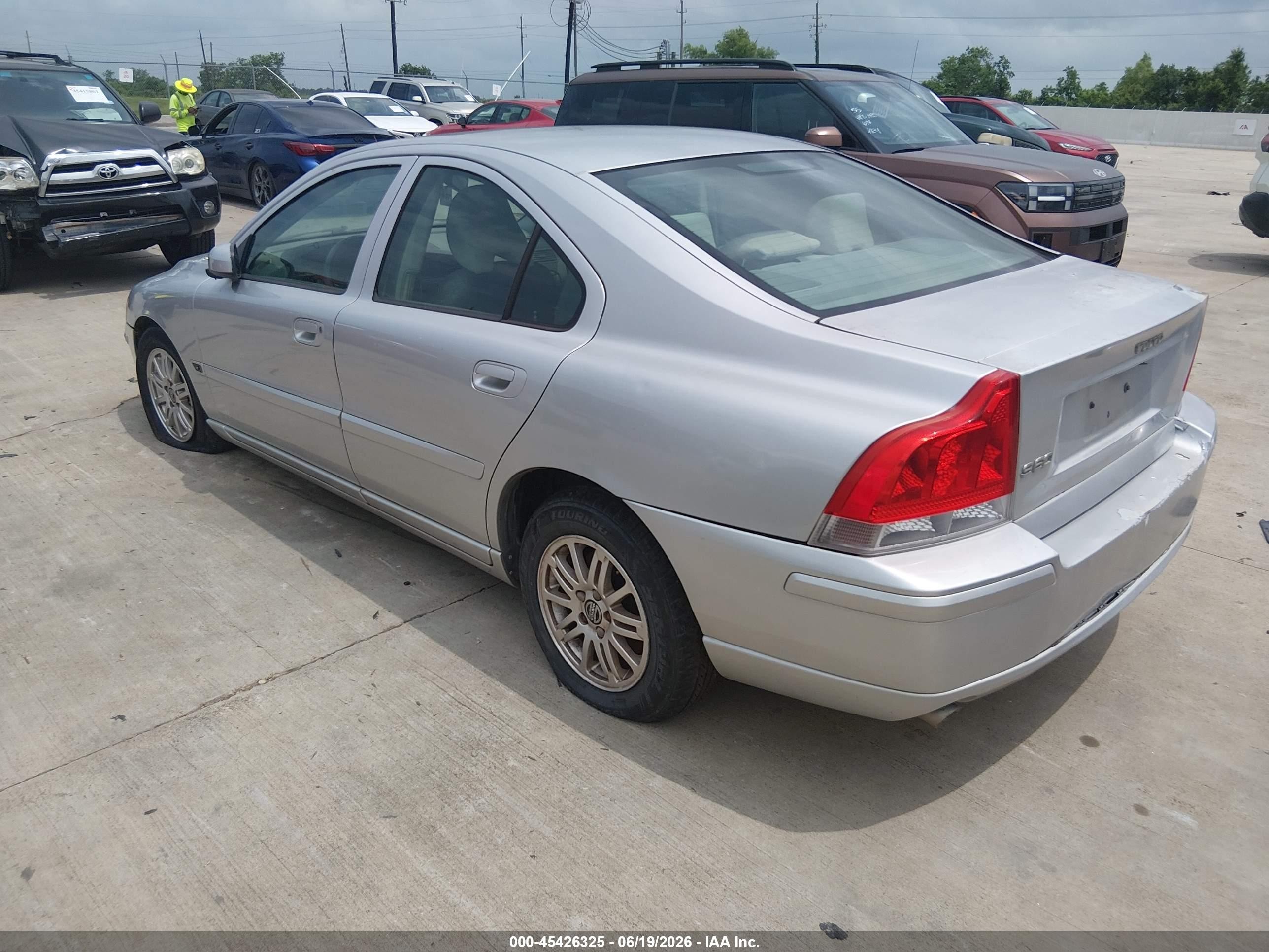 2005 Volvo S60 2.4/2.4 A Sr Silver vin: YV1RS612X52449552