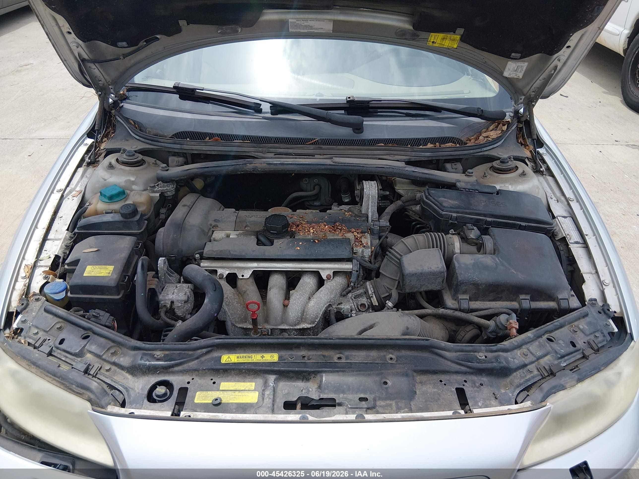 2005 Volvo S60 2.4/2.4 A Sr Silver vin: YV1RS612X52449552