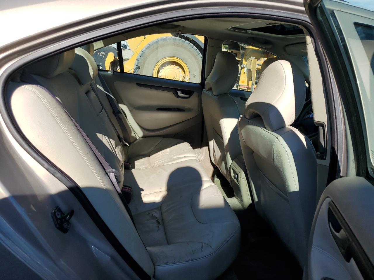 2002 Volvo S60 Tan vin: YV1RS61R222170492
