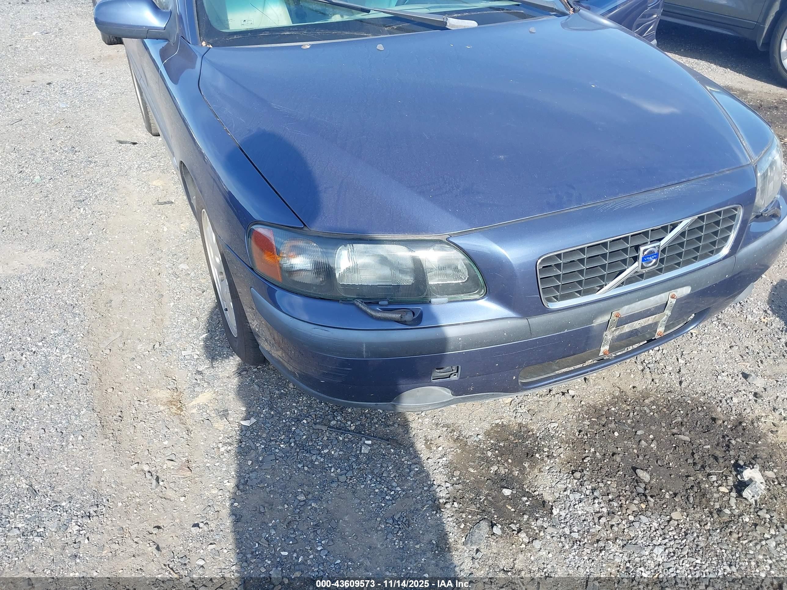 2002 Volvo S60 2.4 Blue vin: YV1RS61R322120099