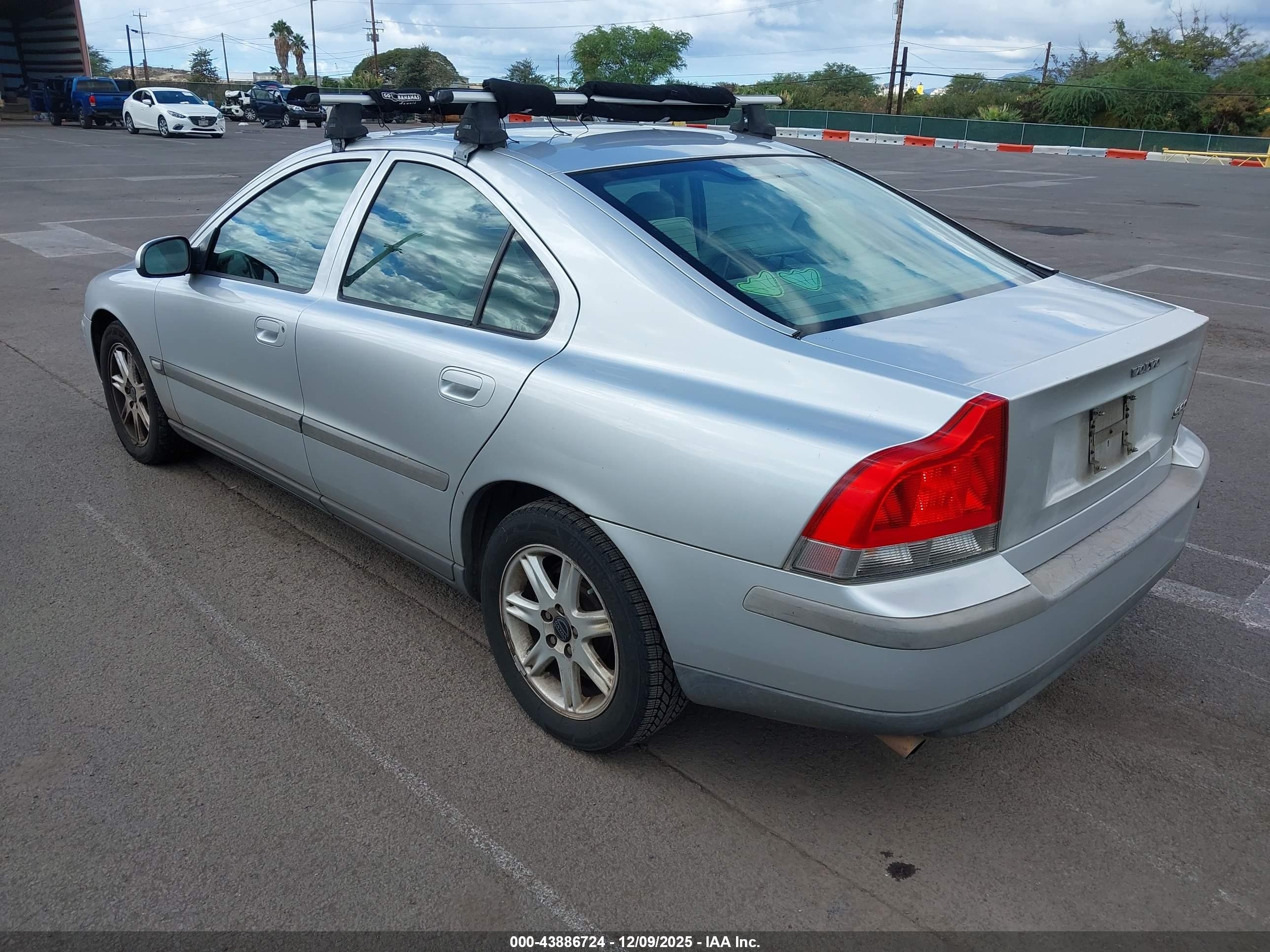 2002 Volvo S60 2.4 Silver vin: YV1RS61R322158206