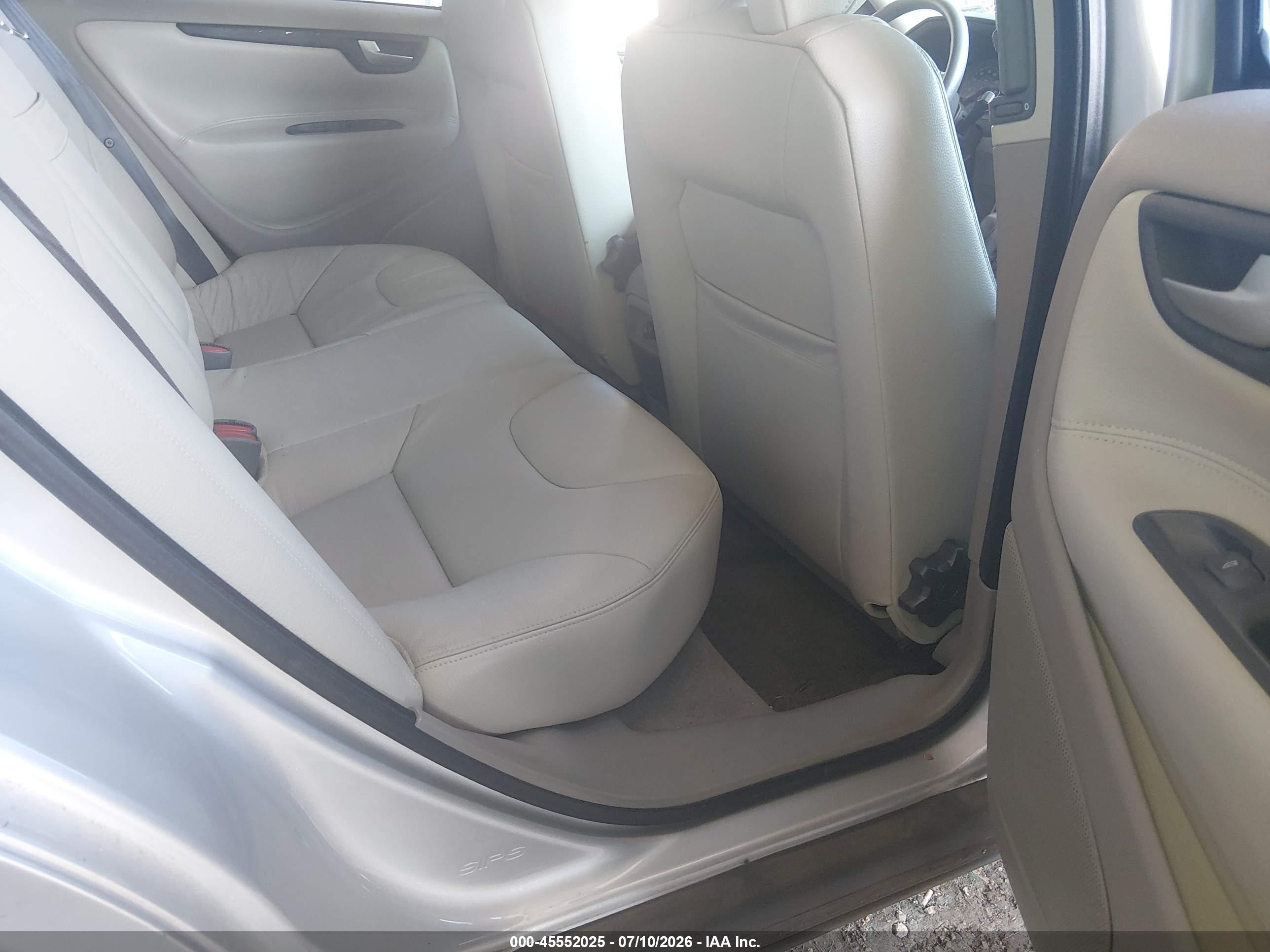 2002 Volvo S60 2.4 Silver vin: YV1RS61R322162417