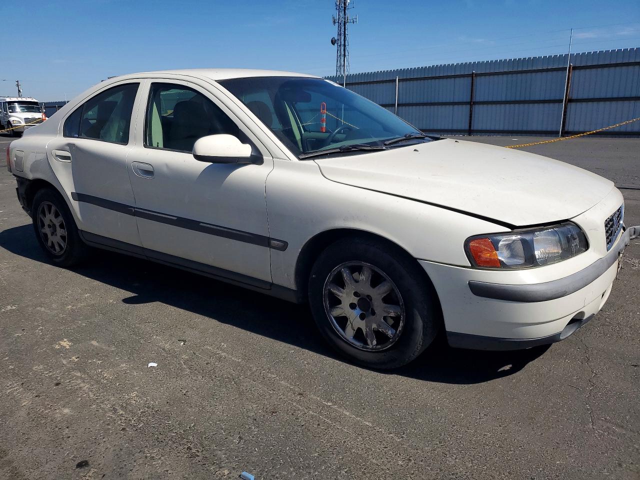 2002 Volvo S60 Белый vin: YV1RS61R822122012