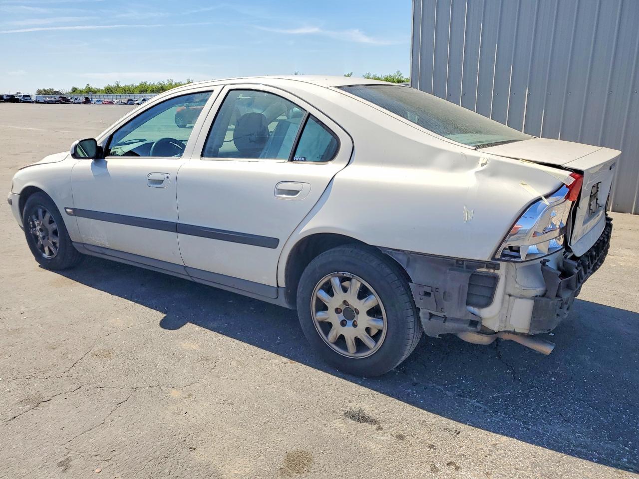 2002 Volvo S60 Белый vin: YV1RS61R822122012