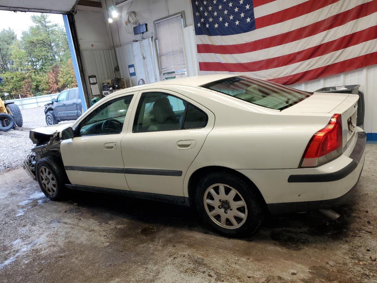 2002 Volvo S60 White vin: YV1RS61R922197639