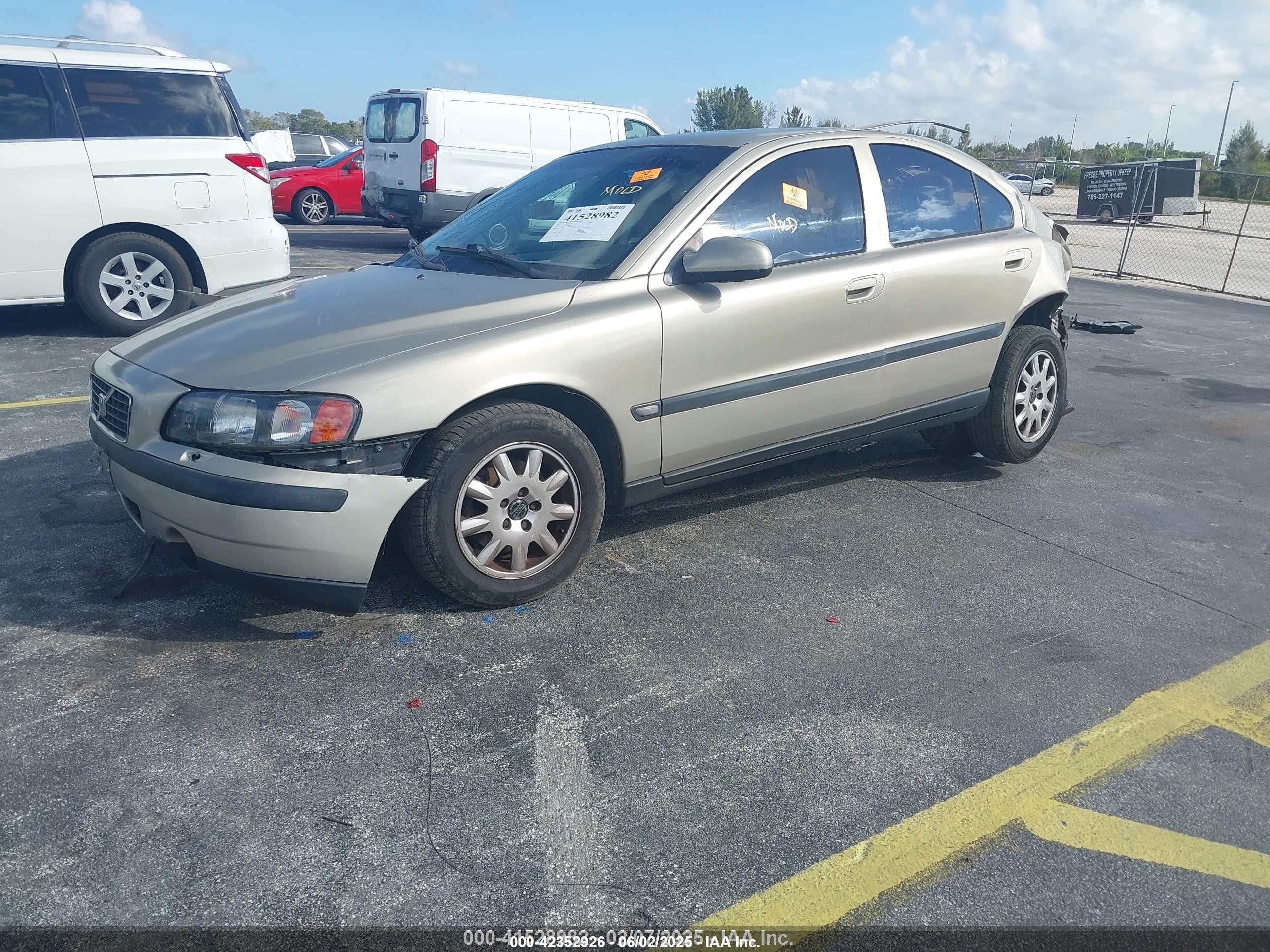 2002 Volvo S60 2.4 Beige vin: YV1RS61RX22092835