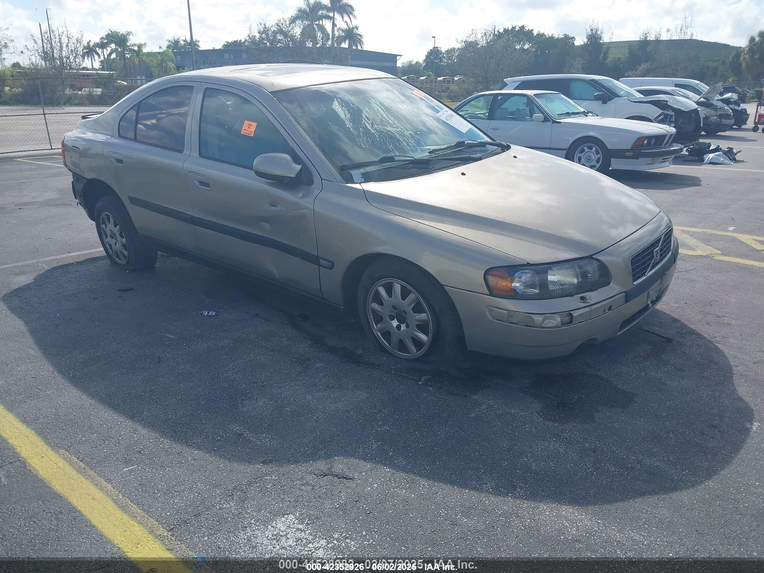 2002 Volvo S60 2.4 Beige vin: YV1RS61RX22092835