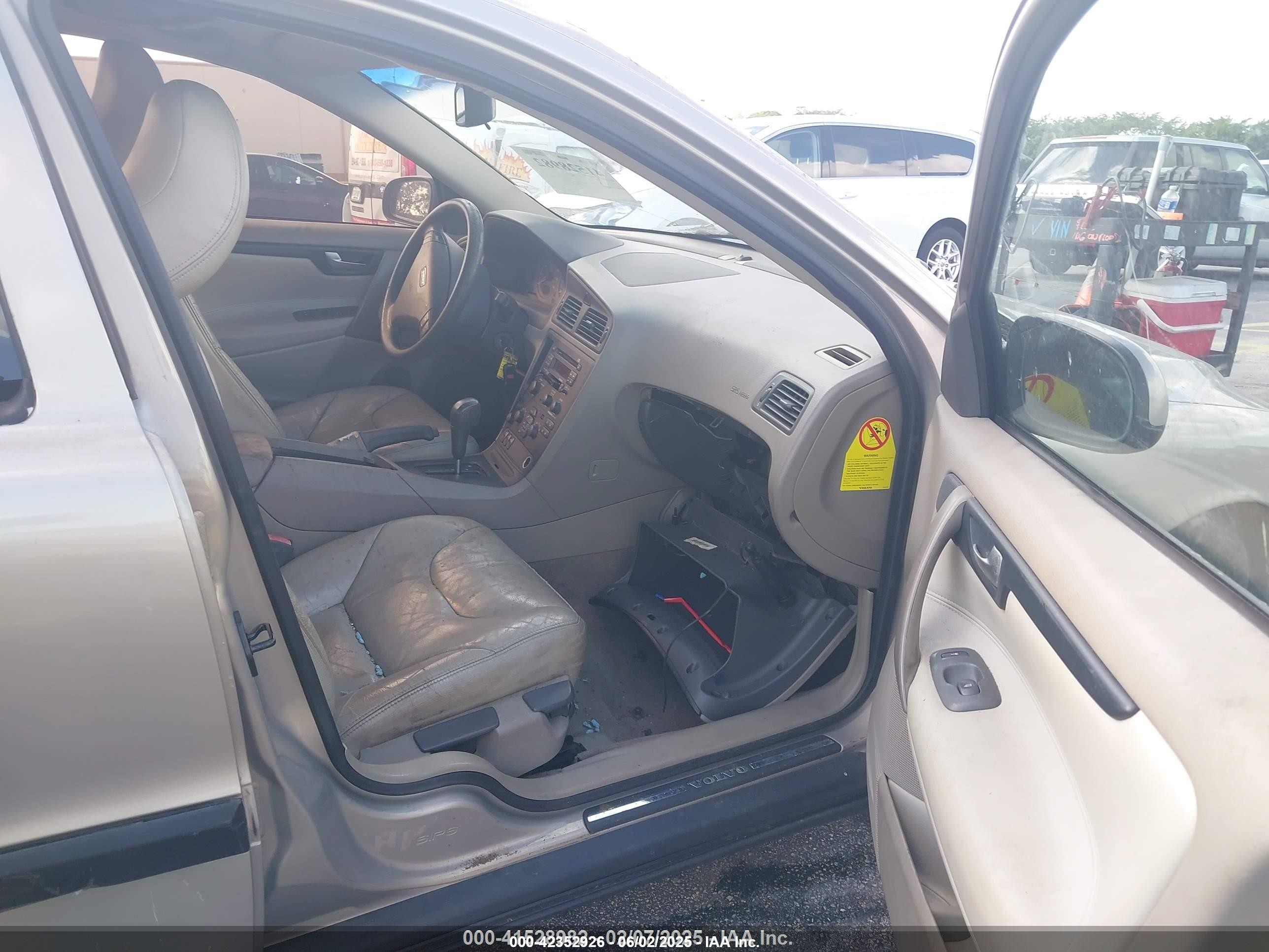 2002 Volvo S60 2.4 Beige vin: YV1RS61RX22092835