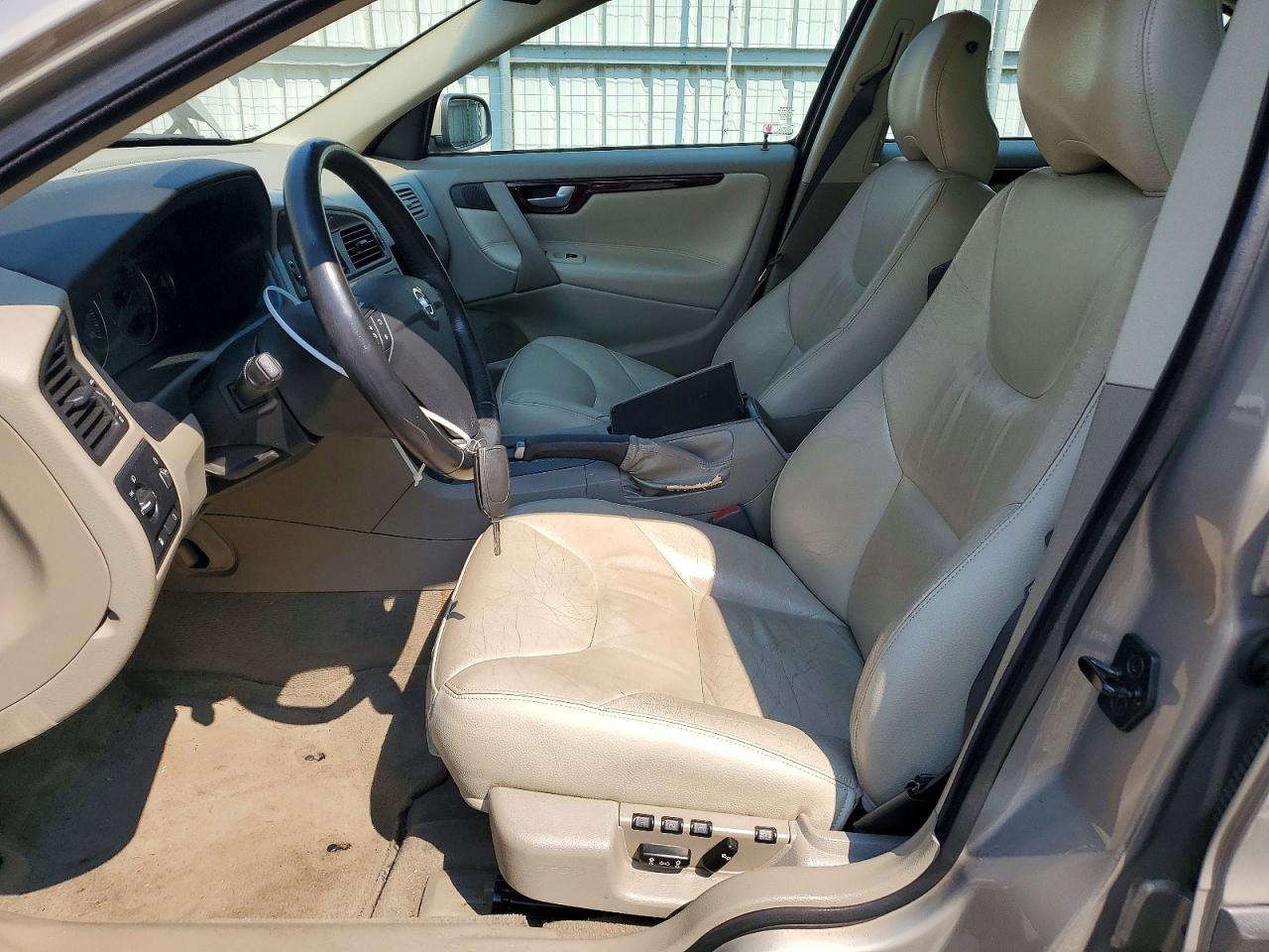 2004 Volvo S60 Gold vin: YV1RS61T842413303