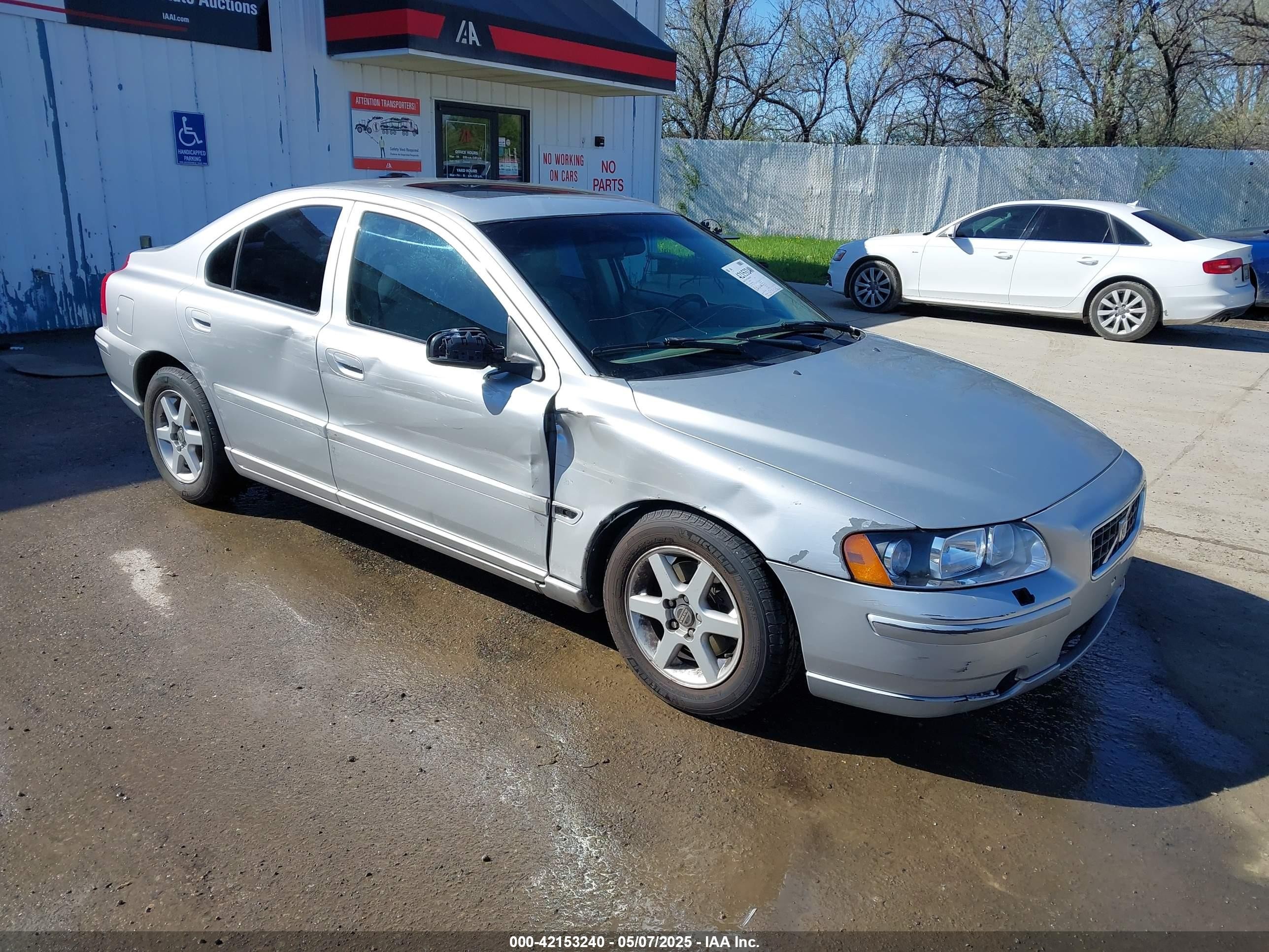 YV1RS640452450643