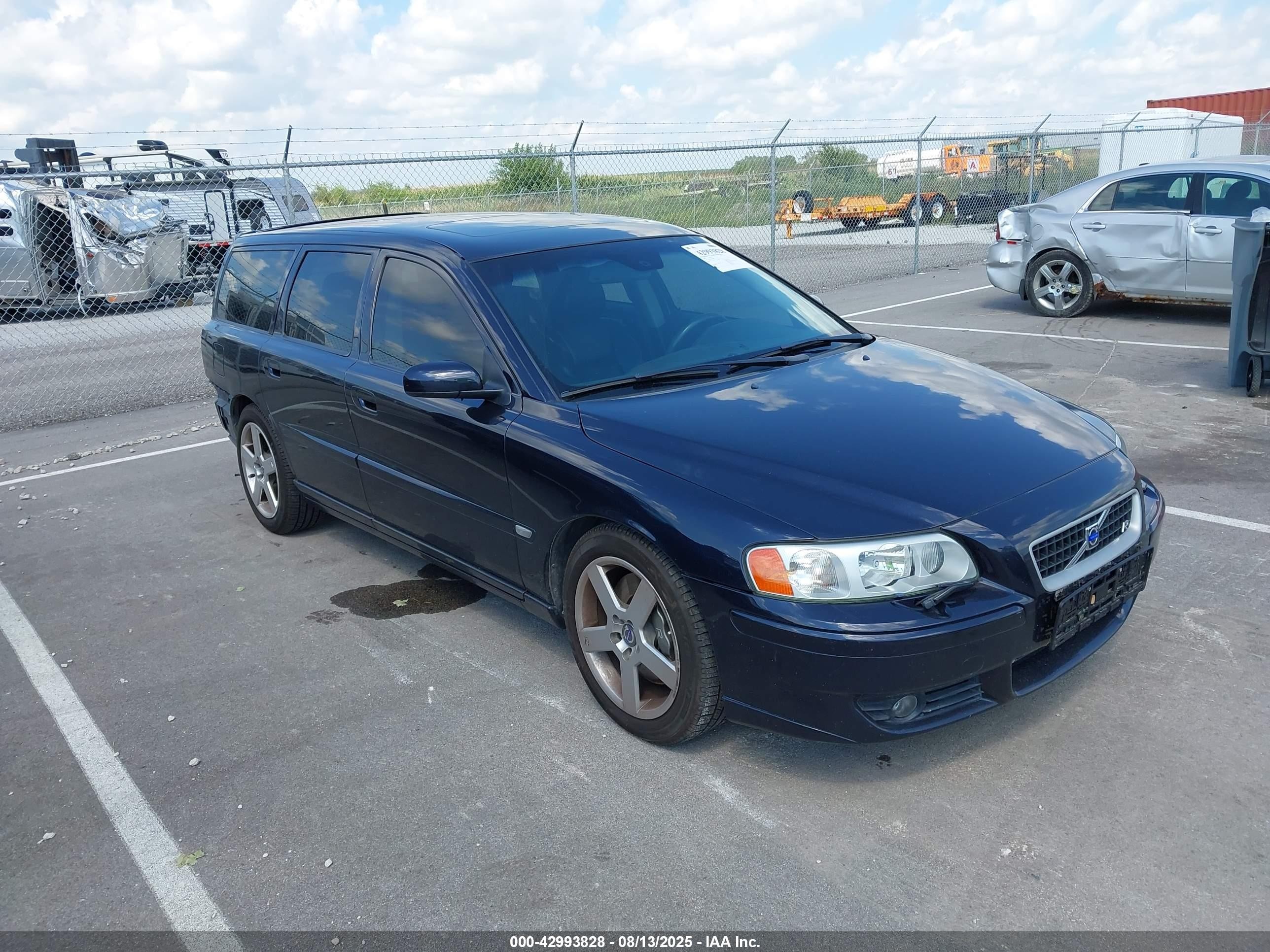 YV1SJ527452489523
