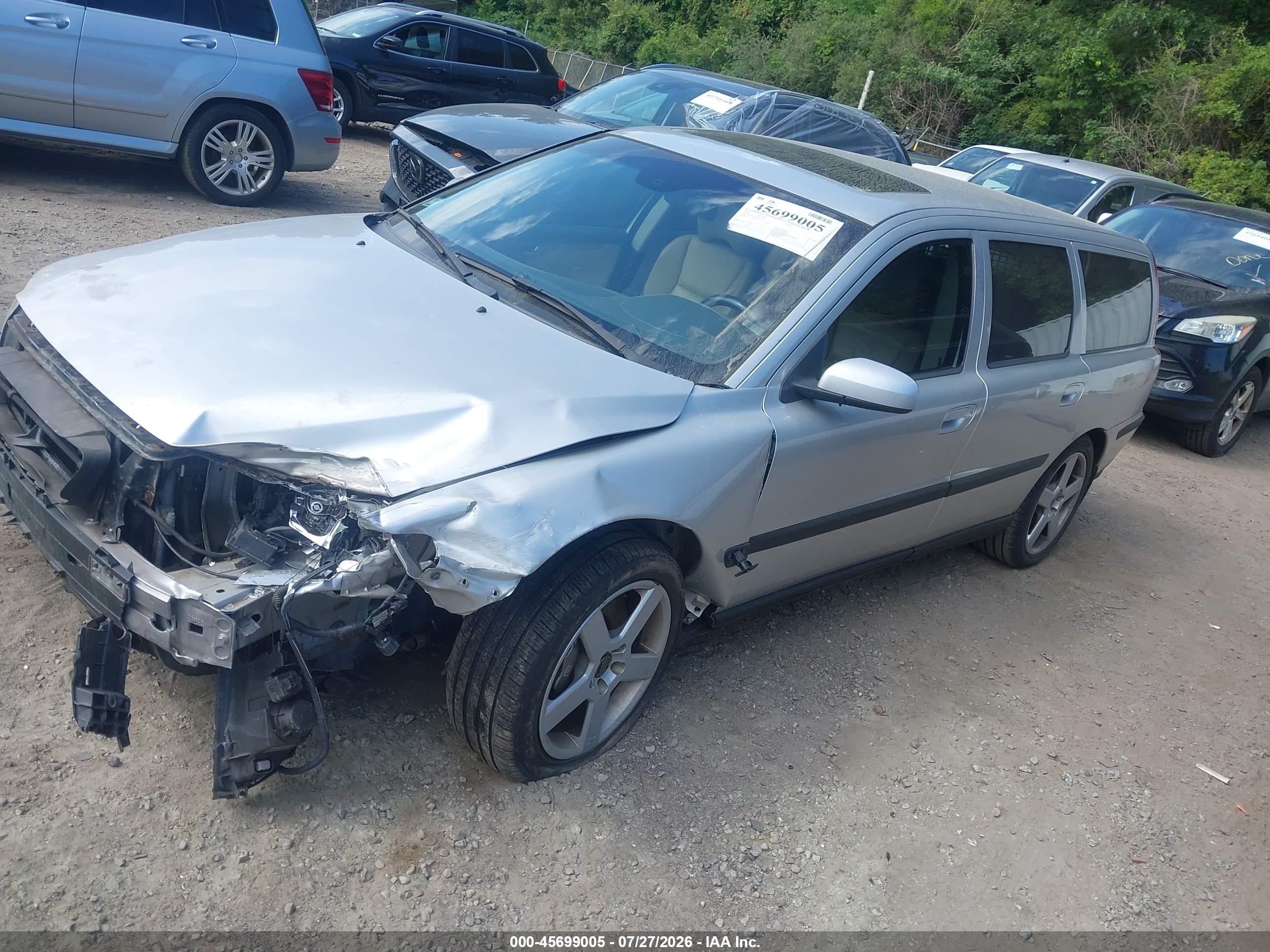 2004 Volvo V70 R Silver vin: YV1SJ52Y942411729