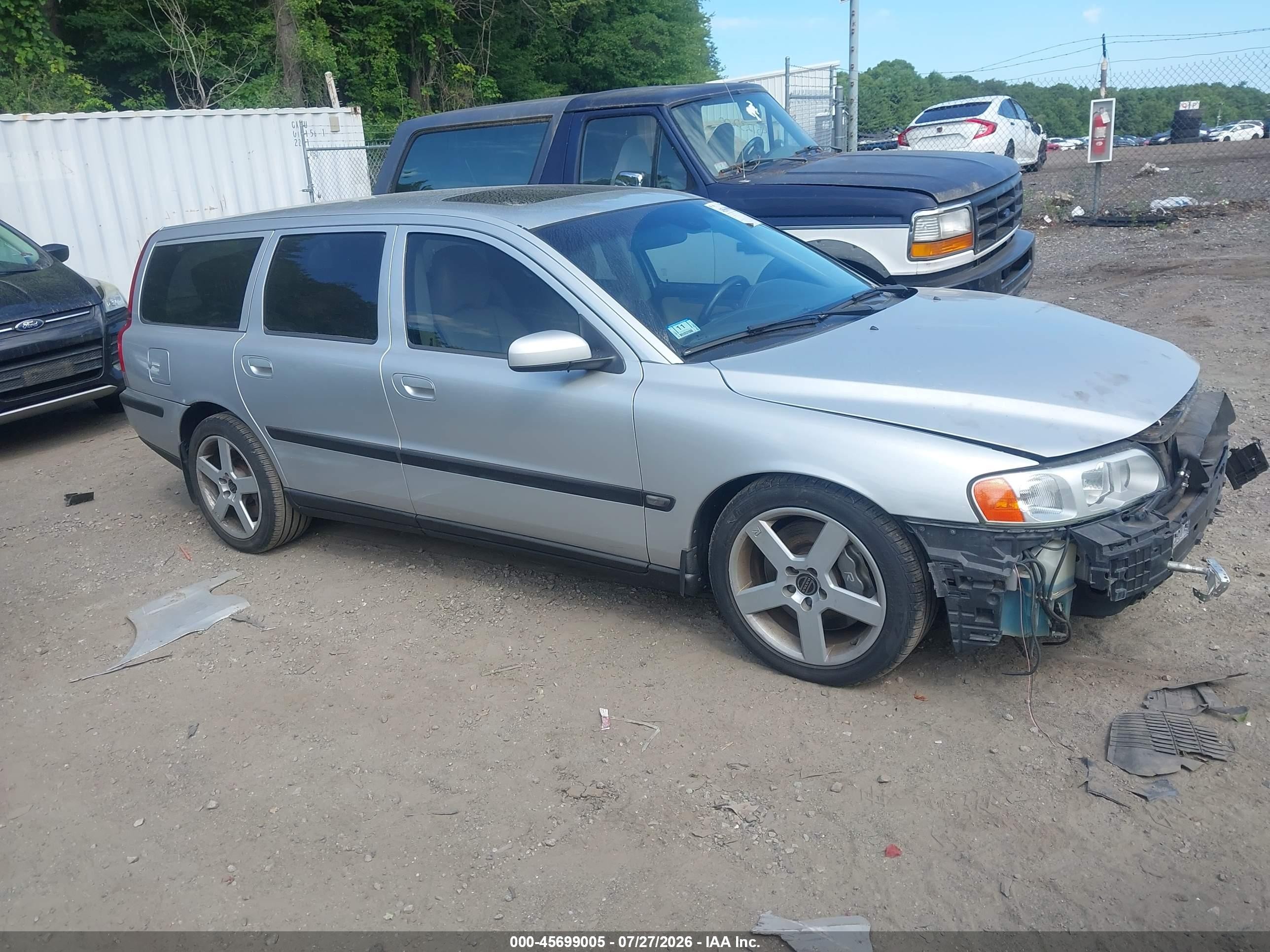 2004 Volvo V70 R Silver vin: YV1SJ52Y942411729