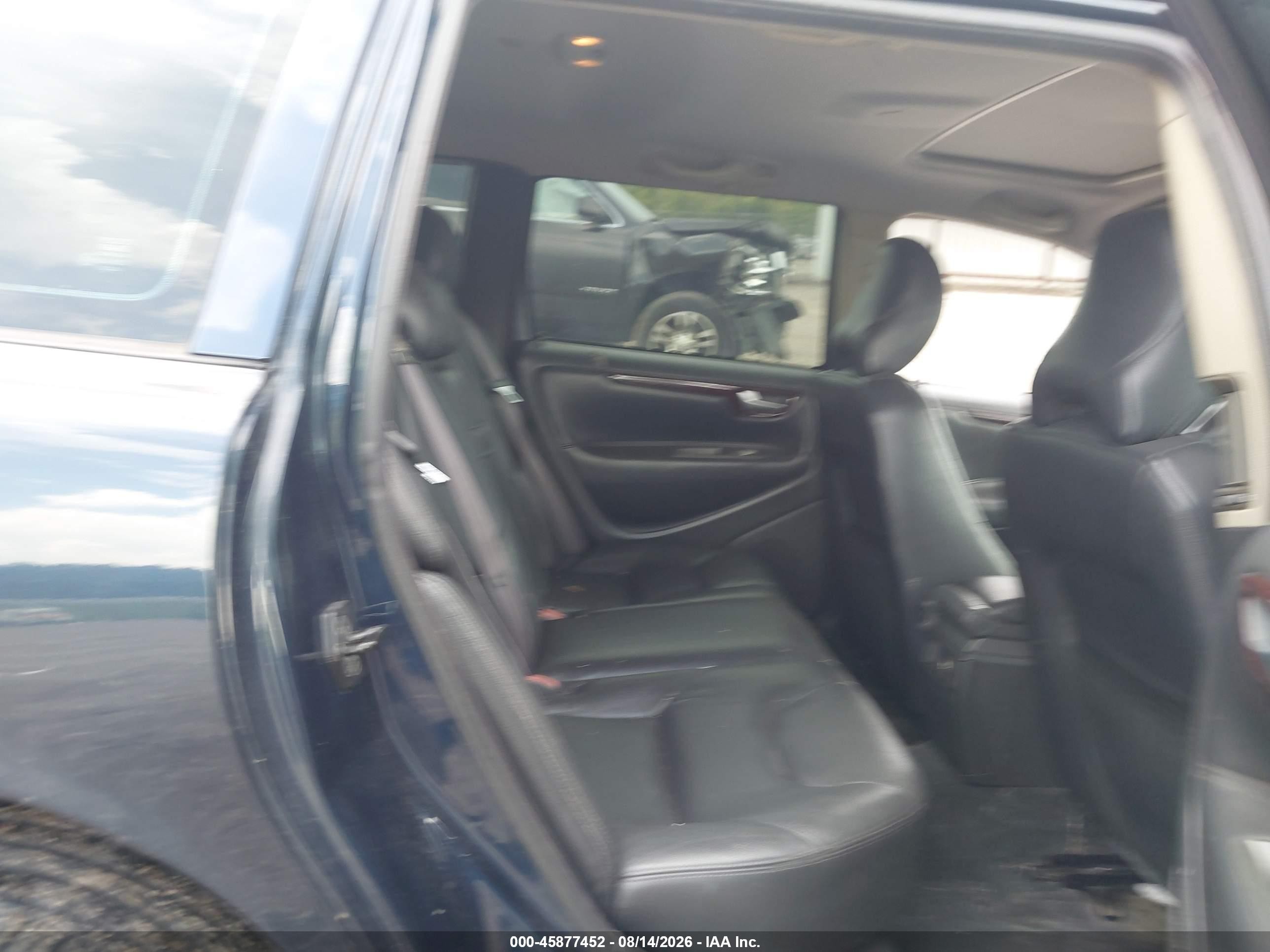 2002 Volvo V70 2.4t Blue vin: YV1SJ58D221188277