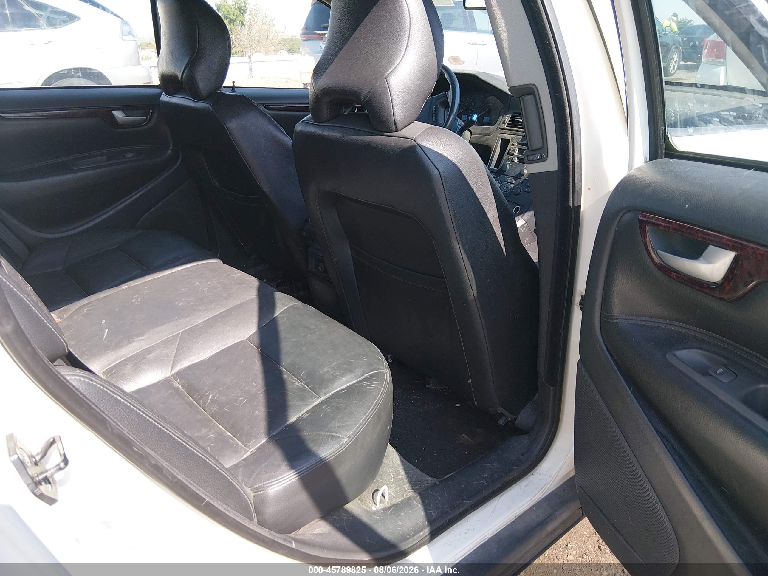 2003 Volvo V70 2.5l Turbo Белый vin: YV1SJ59H532332210