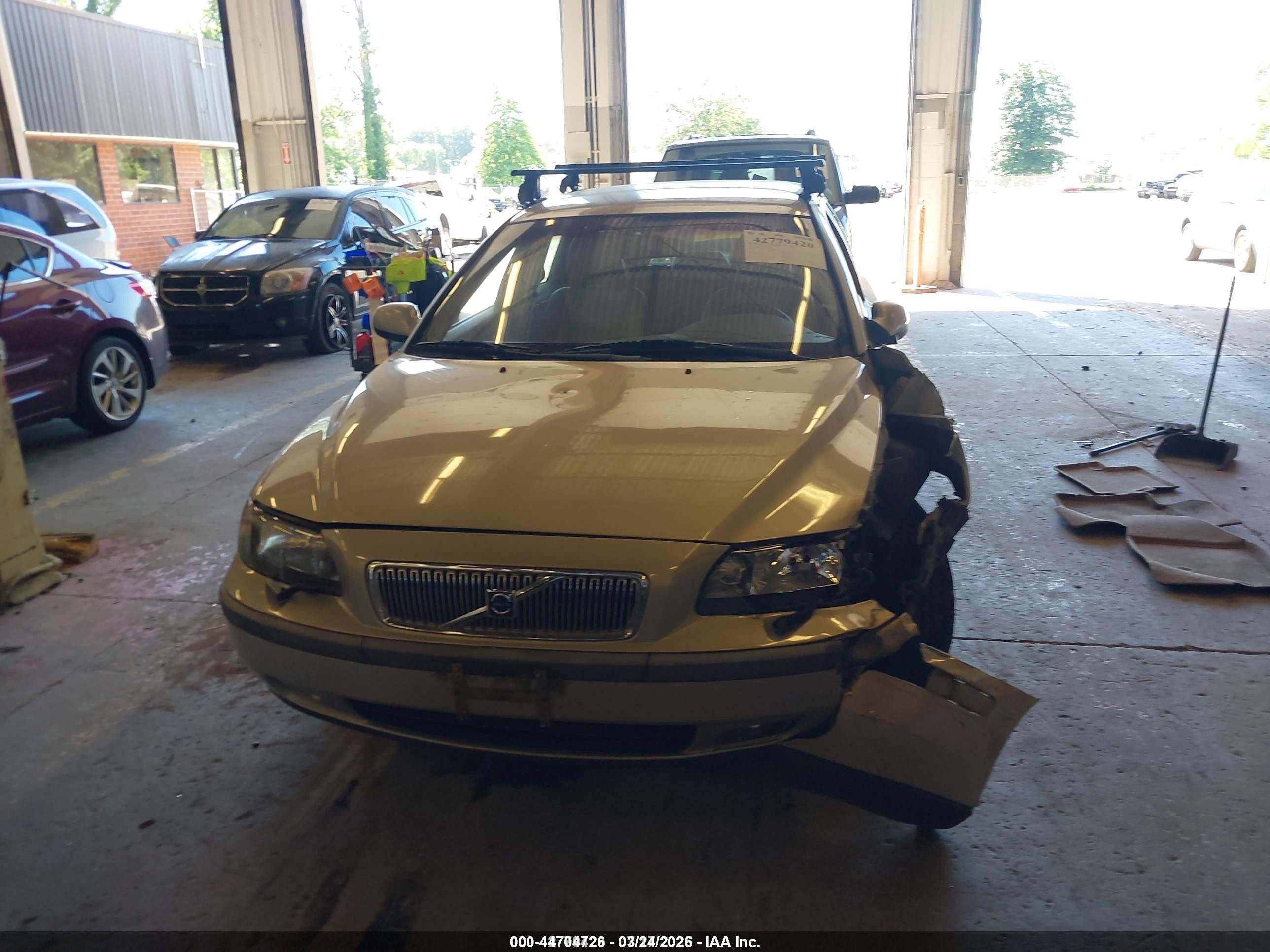 2002 Volvo V70 T5 A Sr/t5 M Sr Tan vin: YV1SW53D021179196