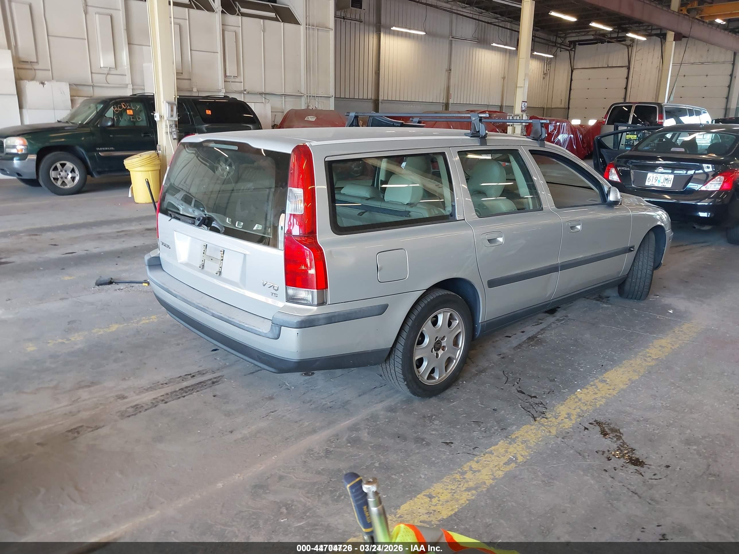 2002 Volvo V70 T5 A Sr/t5 M Sr Tan vin: YV1SW53D021179196