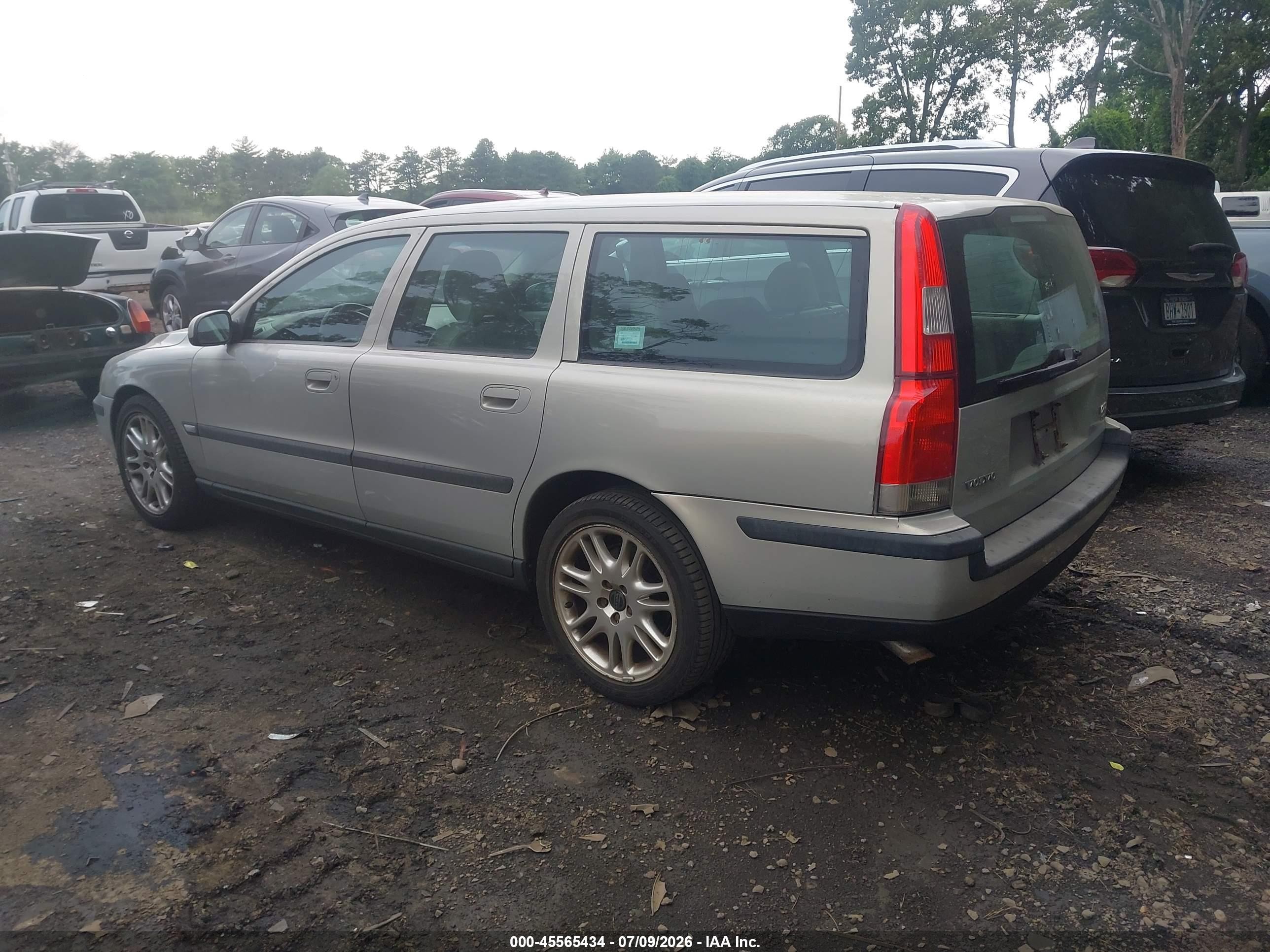 2001 Volvo V70 T5 Silver vin: YV1SW53D212101463