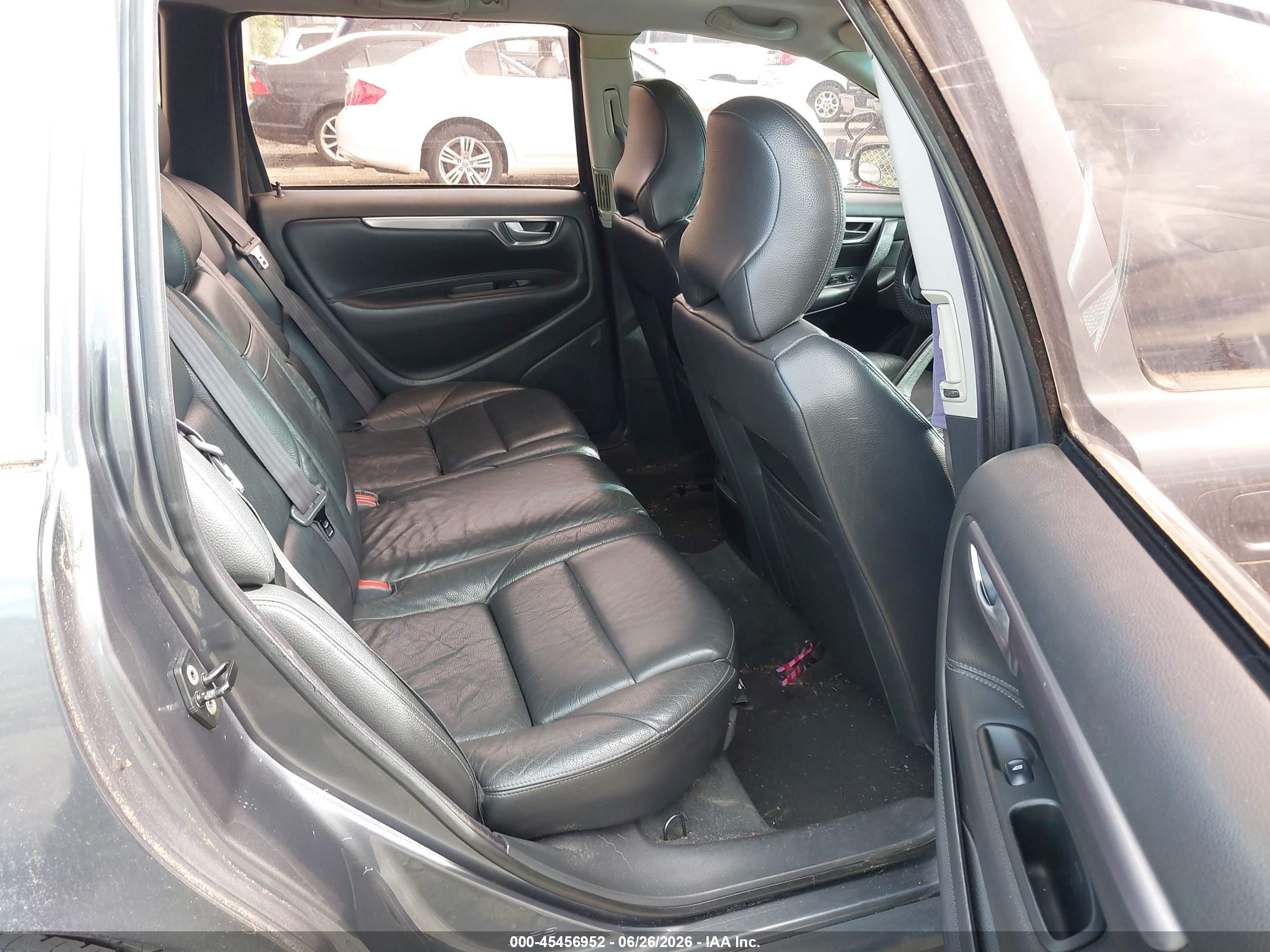 2004 Volvo V70 T5 Gray vin: YV1SW53D842364688