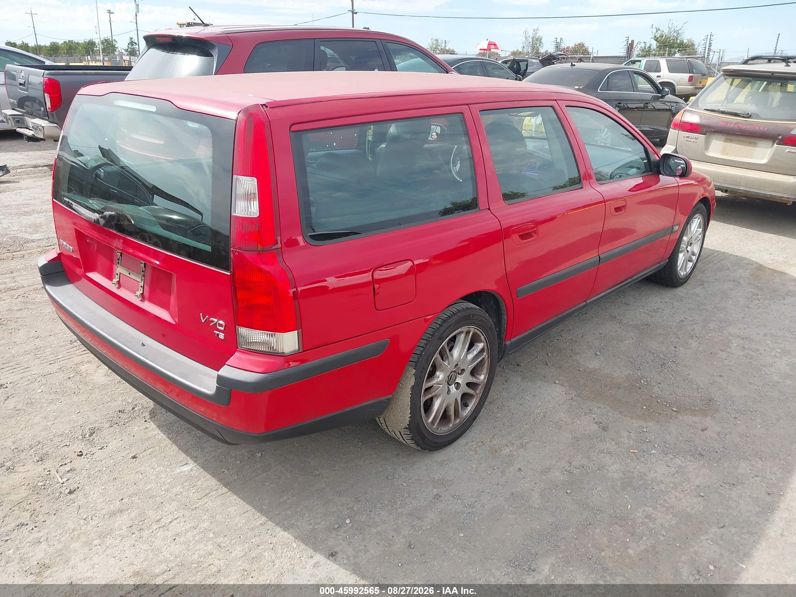 2001 Volvo V70 T5 Красный vin: YV1SW53DX11001391