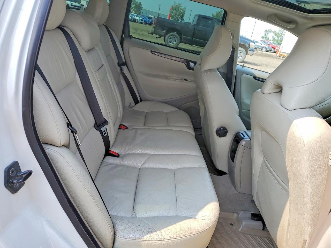 2005 Volvo V70 T5 Turbo Белый vin: YV1SW547652484970