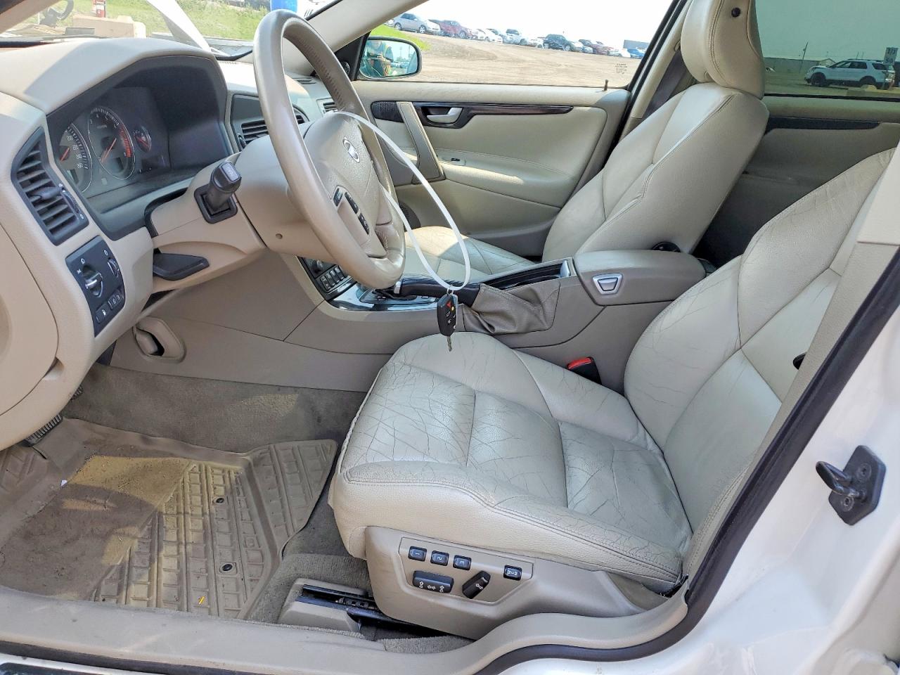 2005 Volvo V70 T5 Turbo Белый vin: YV1SW547652484970