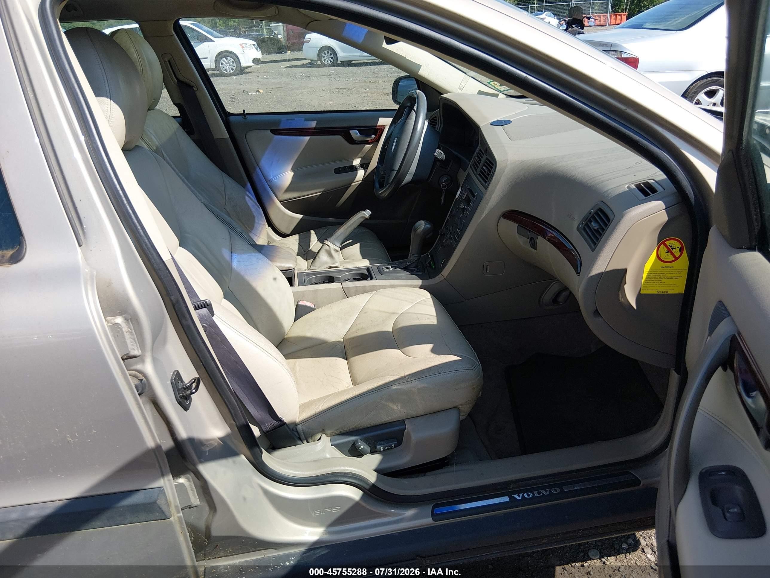 2001 Volvo V70 2.4t Tan vin: YV1SW58D212112231