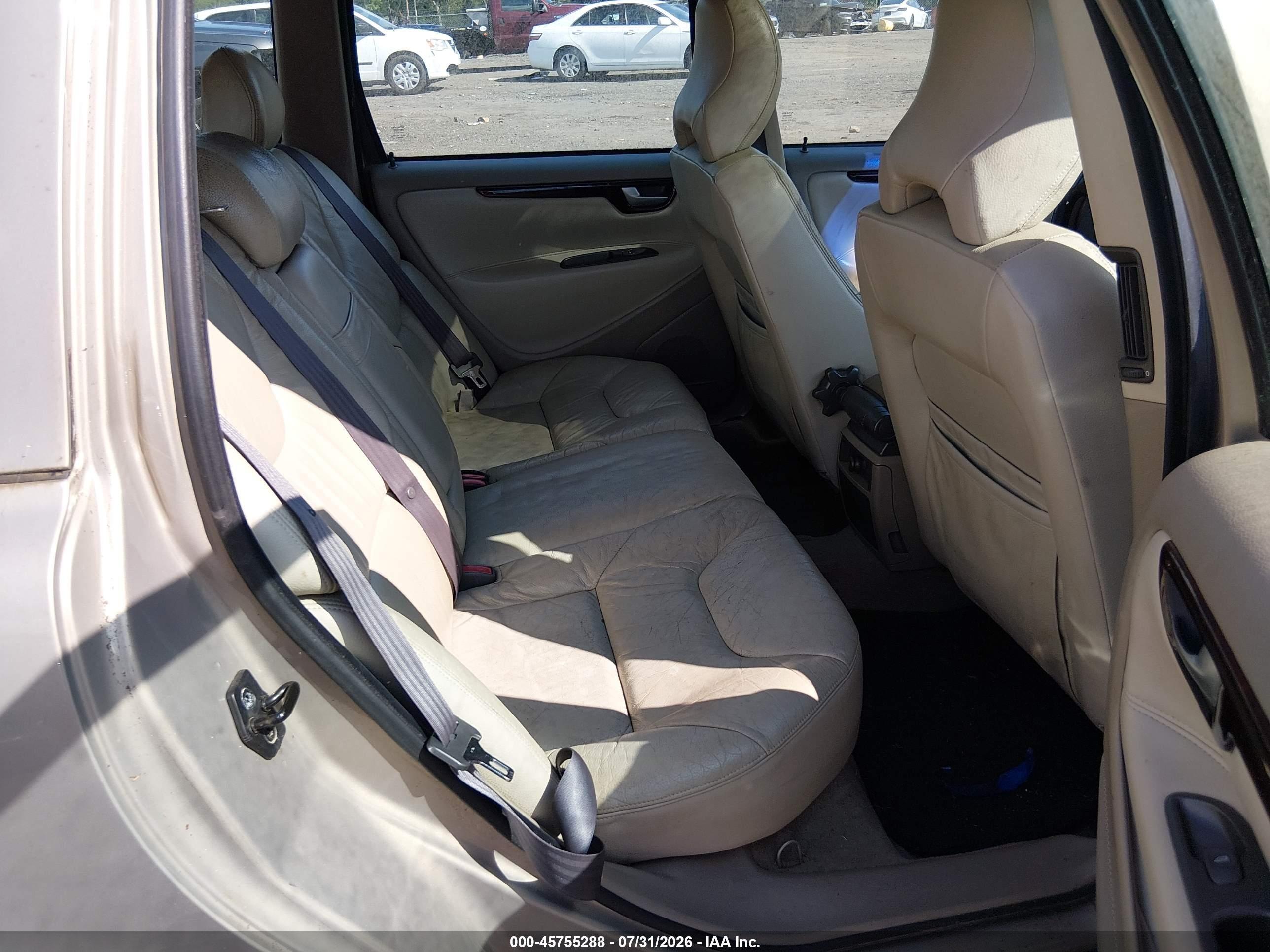 2001 Volvo V70 2.4t Tan vin: YV1SW58D212112231