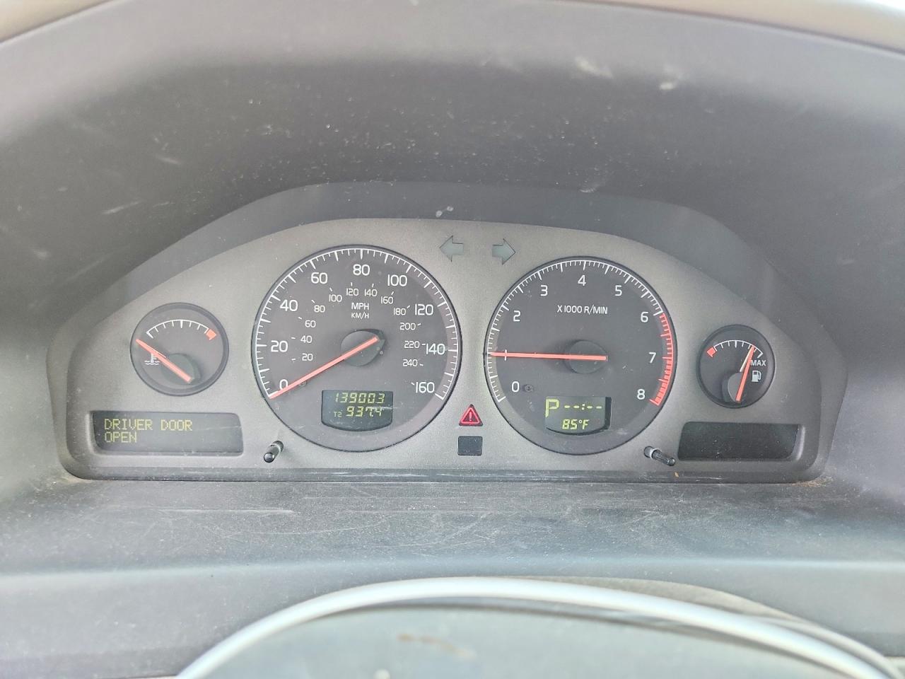 2002 Volvo V70 2.4t White vin: YV1SW58D722216795