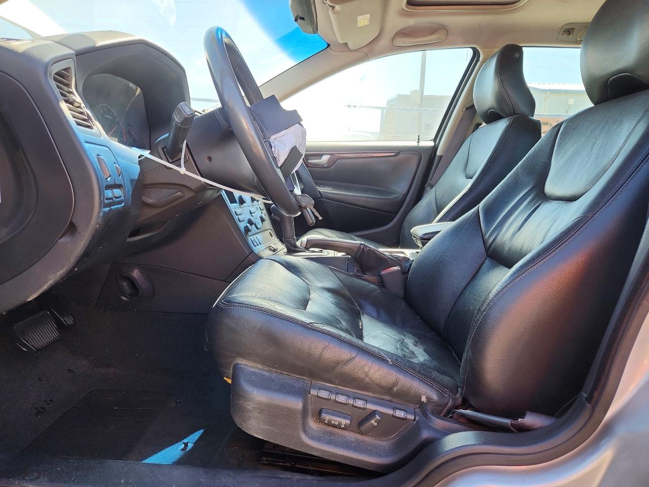 2002 Volvo V70 2.4t Серебряный vin: YV1SW58D922239902