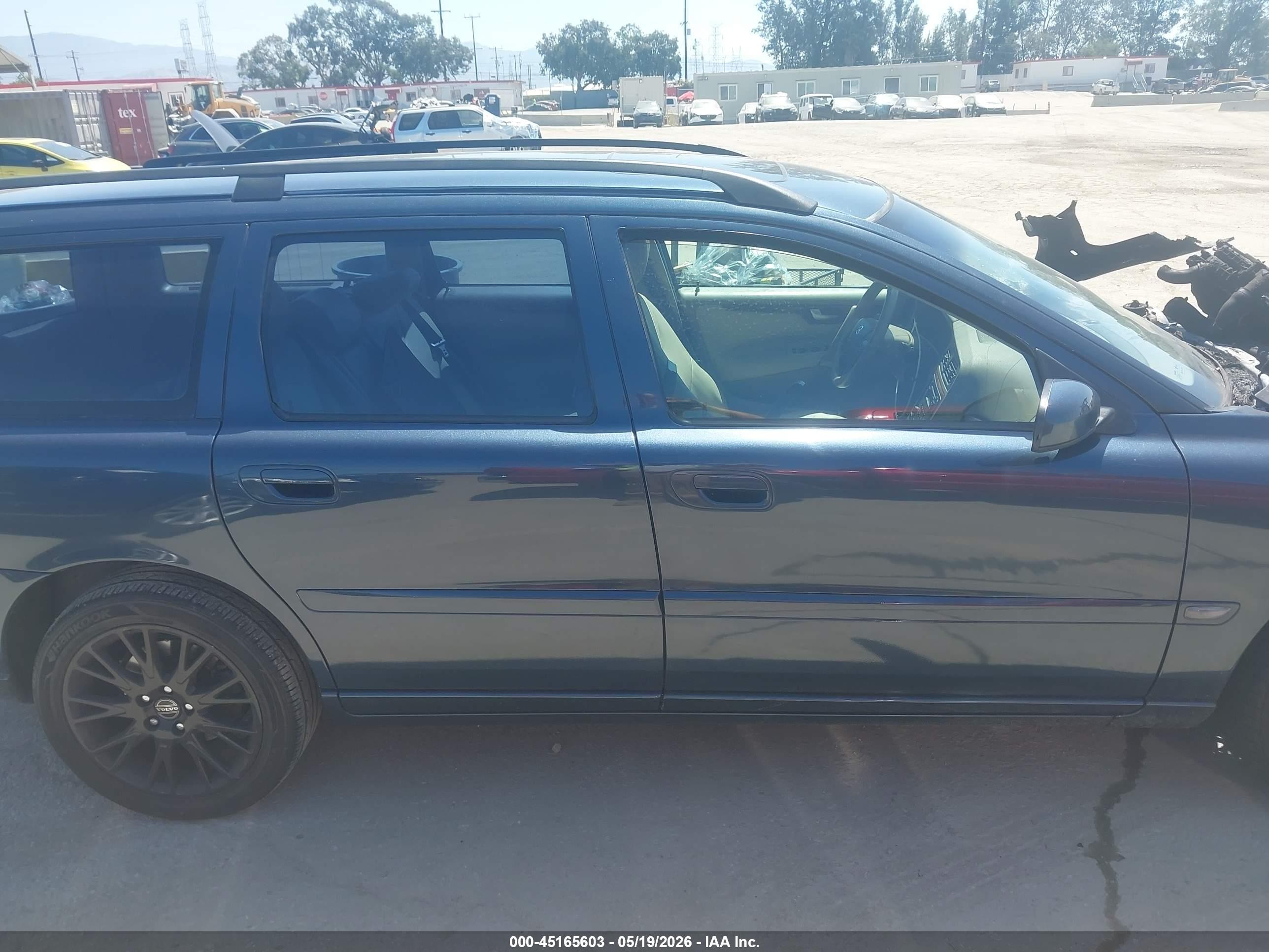 2006 Volvo V70 2.5t Blue vin: YV1SW592062581161