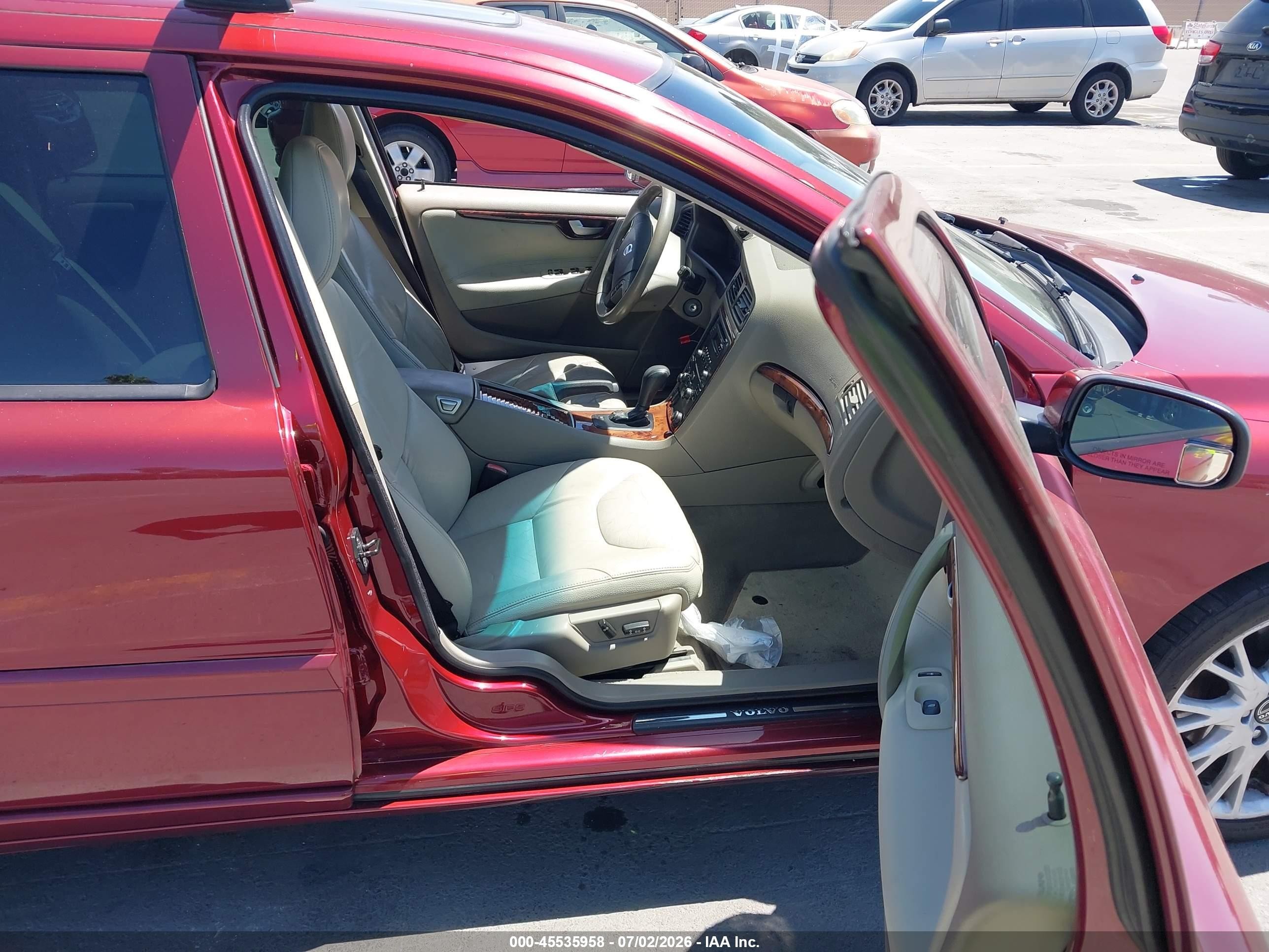 2006 Volvo V70 2.5t Burgundy vin: YV1SW592262595885