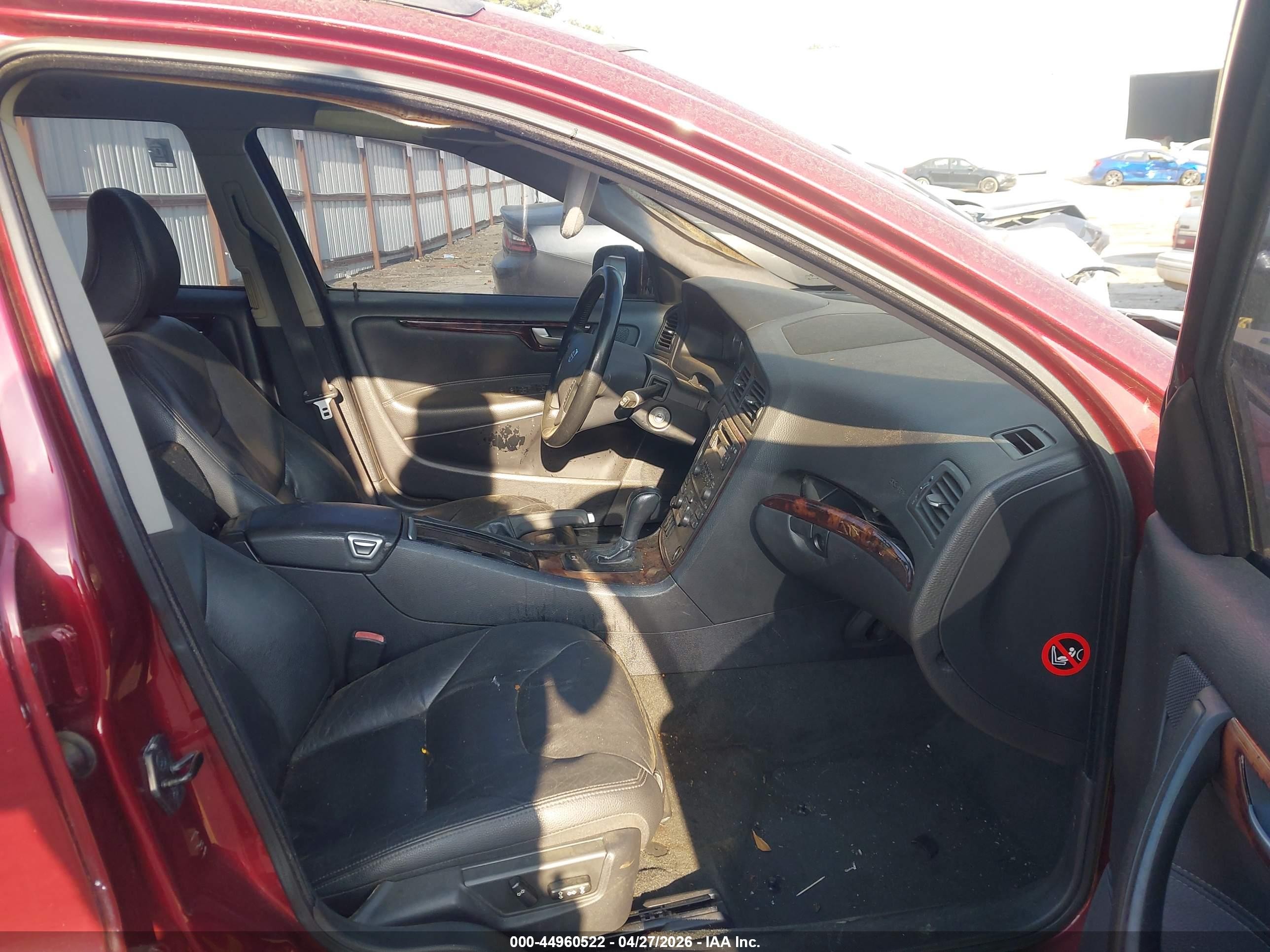 2007 Volvo V70 2.5t Maroon vin: YV1SW592271663786