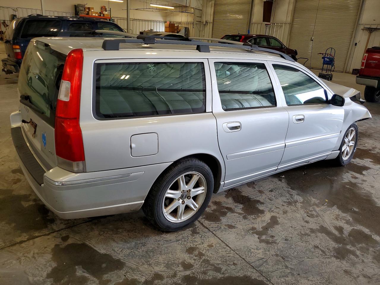 2005 Volvo V70 Fwd Silver vin: YV1SW592352491131