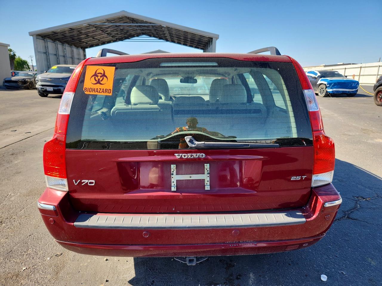 2006 Volvo V70 Red vin: YV1SW592462549815